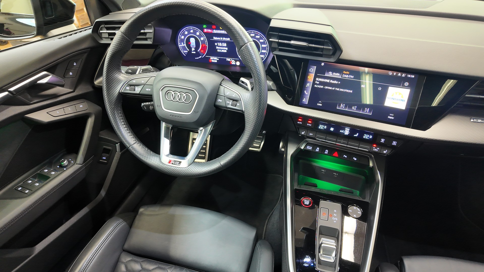 AUDI RS3 Sportback 2.5 TSI quattro S-tronic-image-10