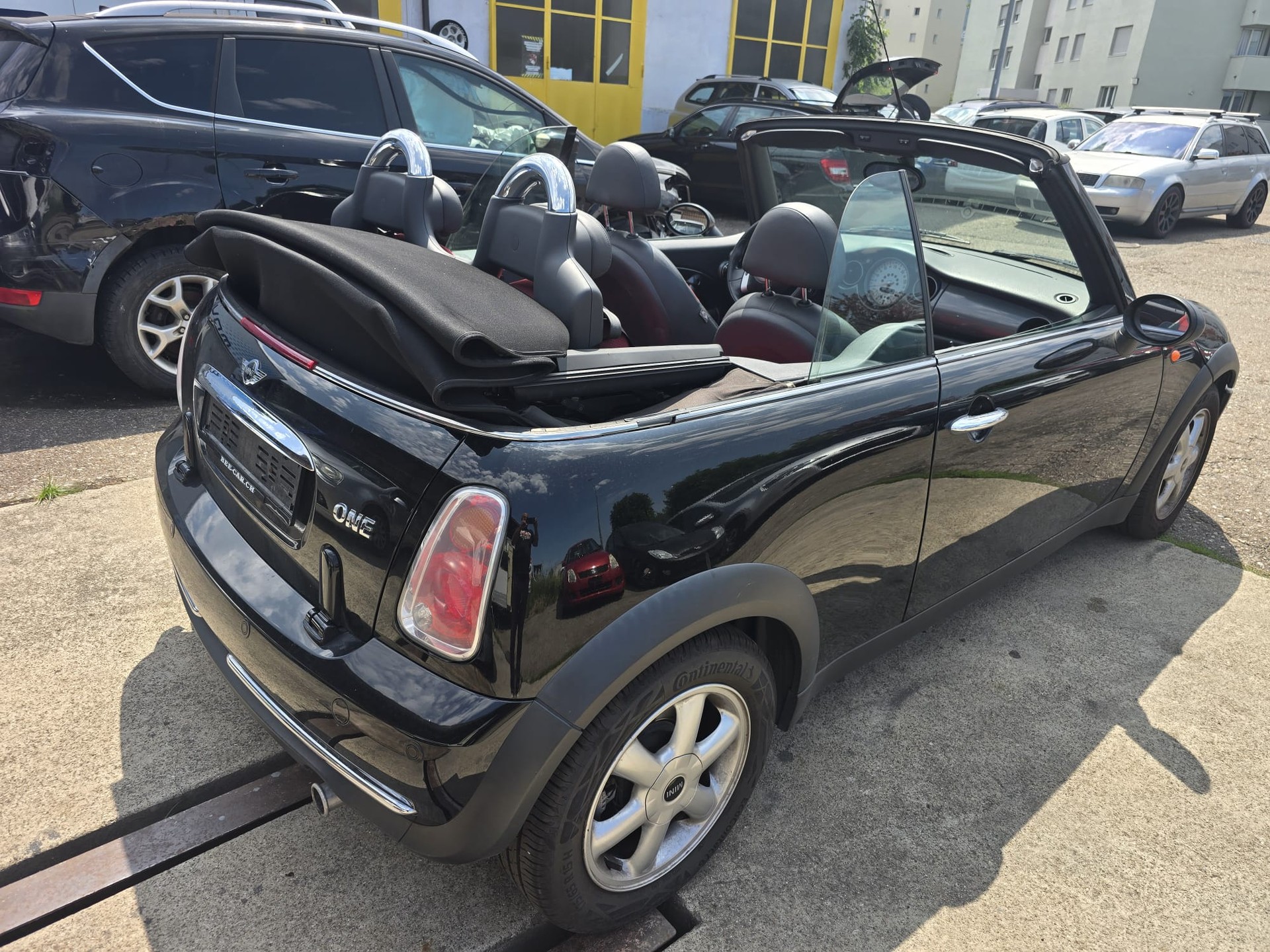 MINI One Cabriolet-image-5