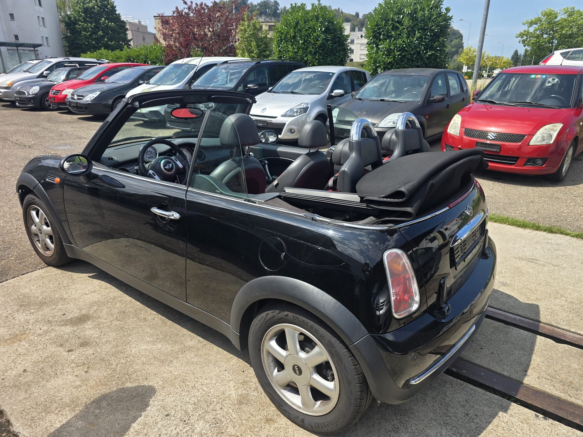 MINI One Cabriolet-image-4