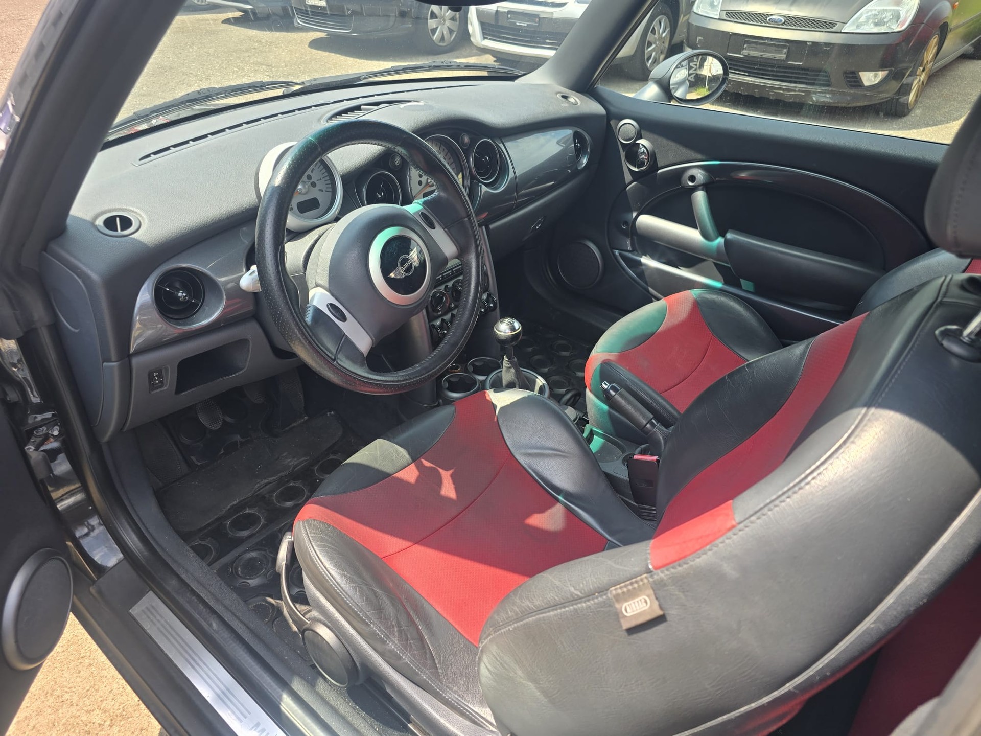 MINI One Cabriolet-image-6