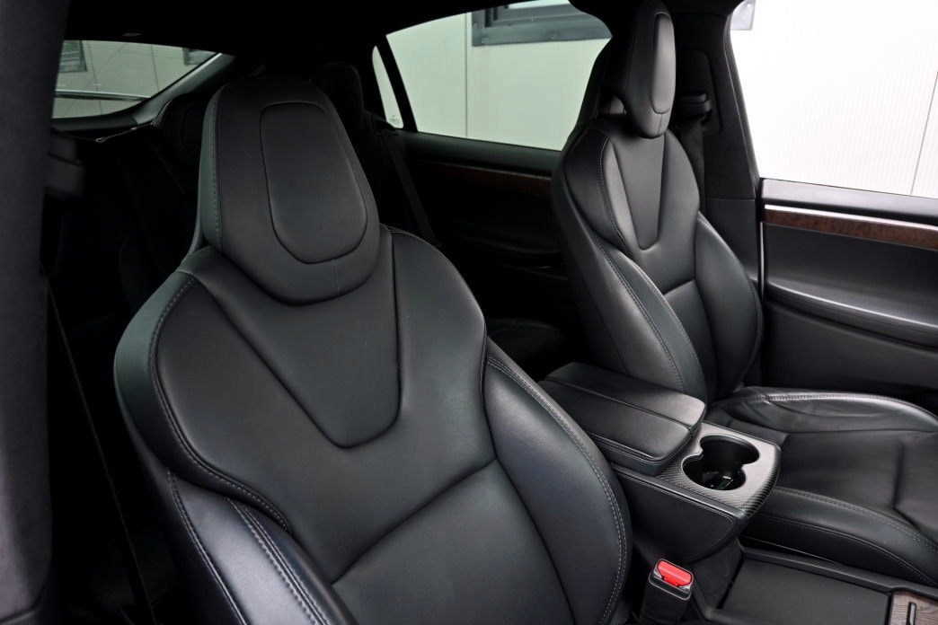 TESLA Model X 75 D-image-5