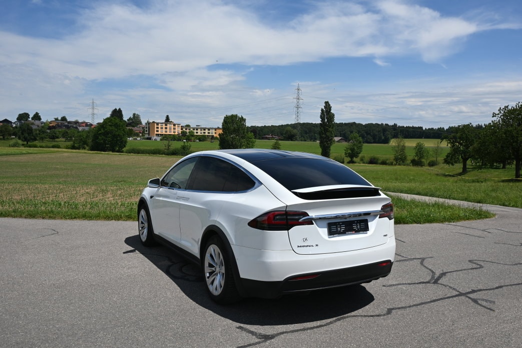 TESLA Model X 75 D-image-3
