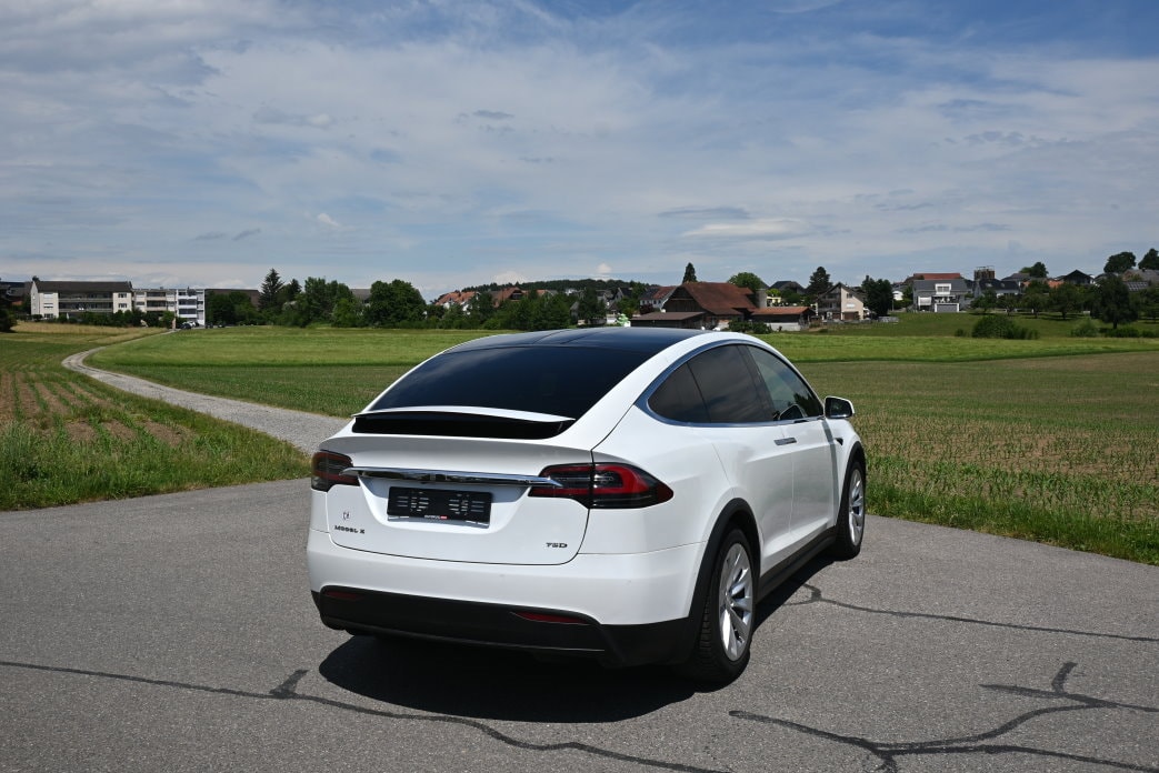 TESLA Model X 75 D-image-2