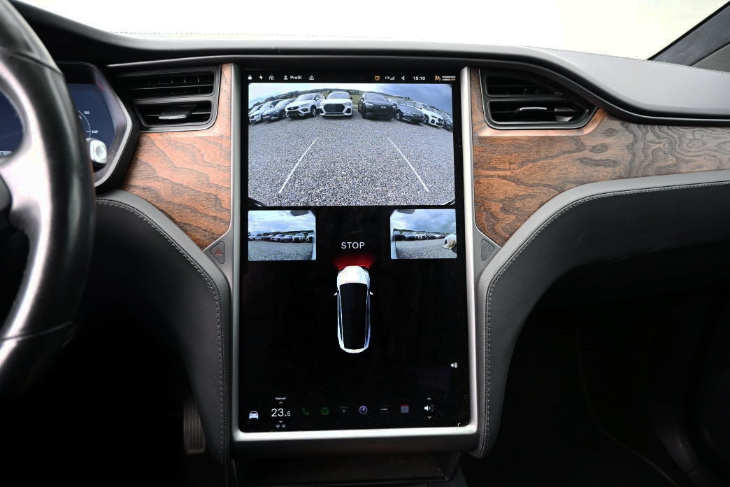 TESLA Model X 75 D-image-12