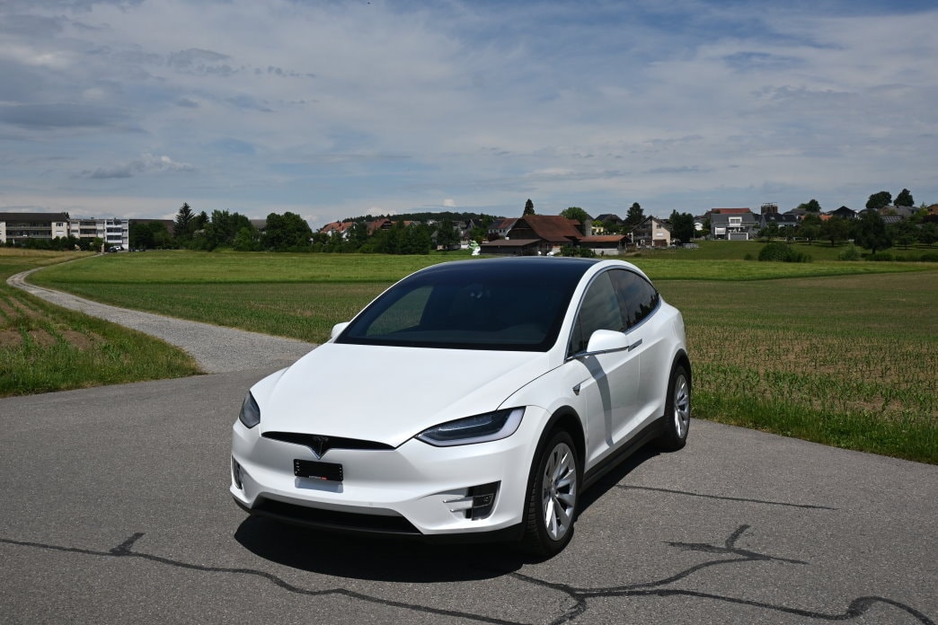 TESLA Model X 75 D-image-0