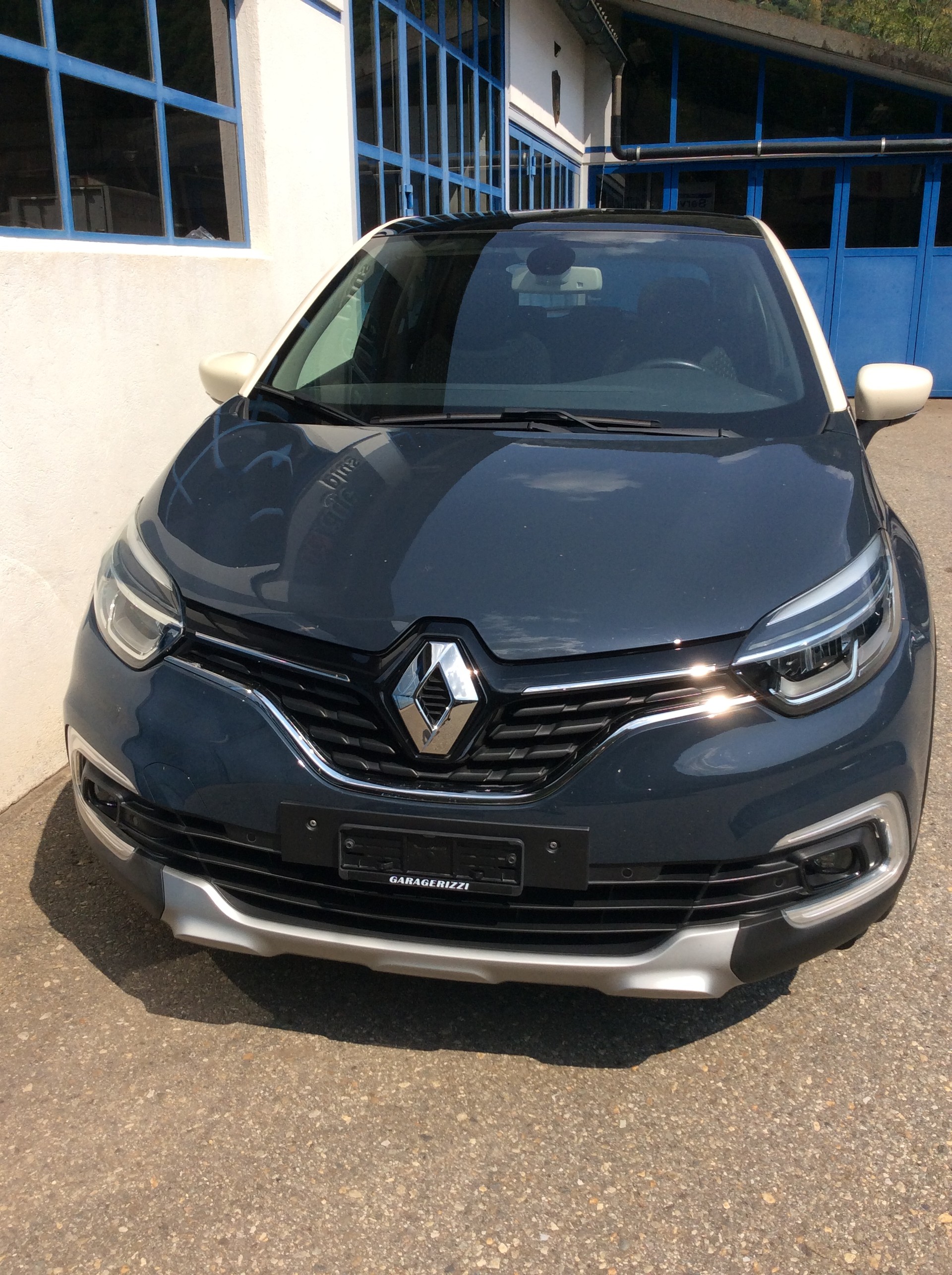 RENAULT Captur 1.2 T 16V 90th Anniversary EDC-image-0