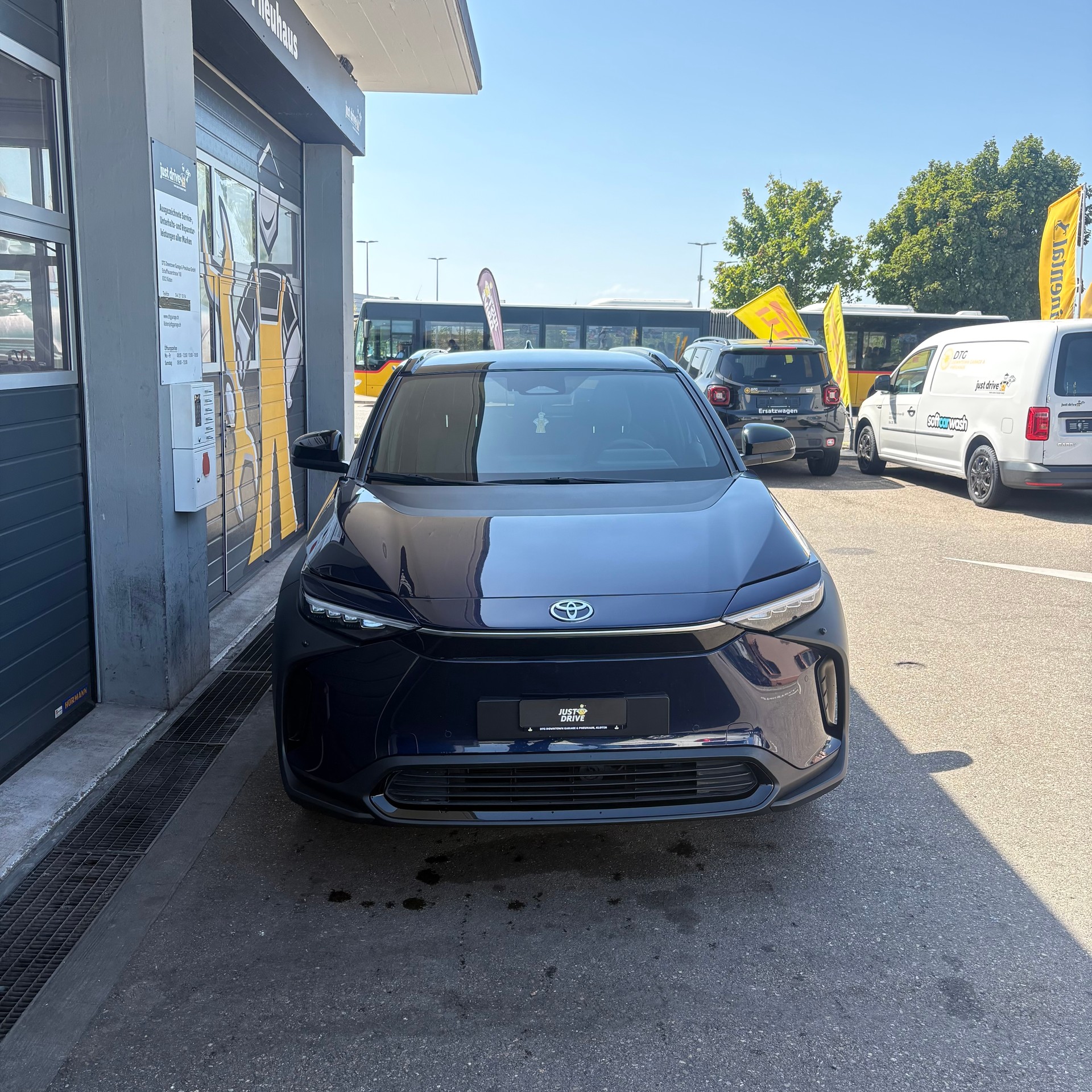 TOYOTA 6.6 kw OBC Style AWD-image-1