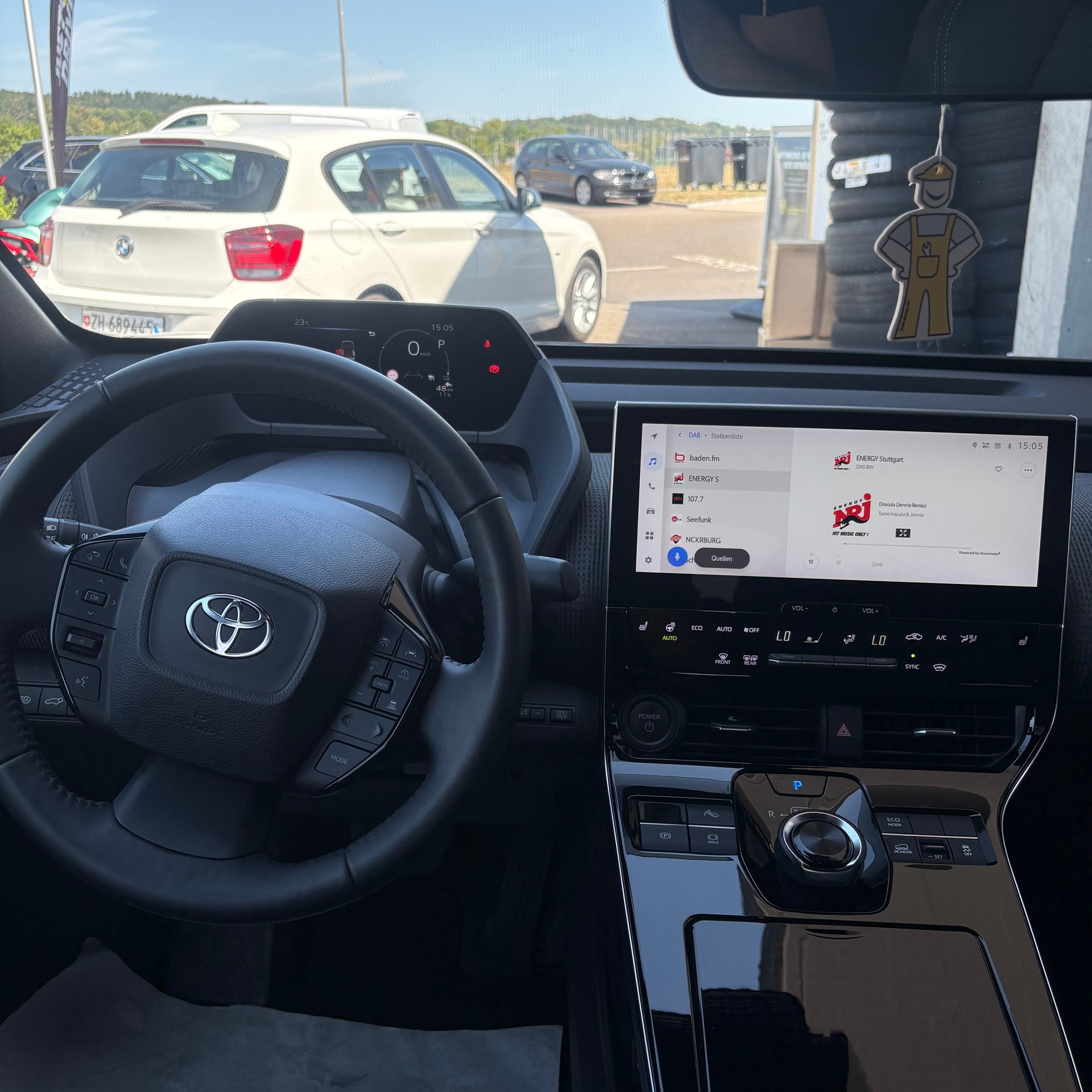 TOYOTA 6.6 kw OBC Style AWD-image-4
