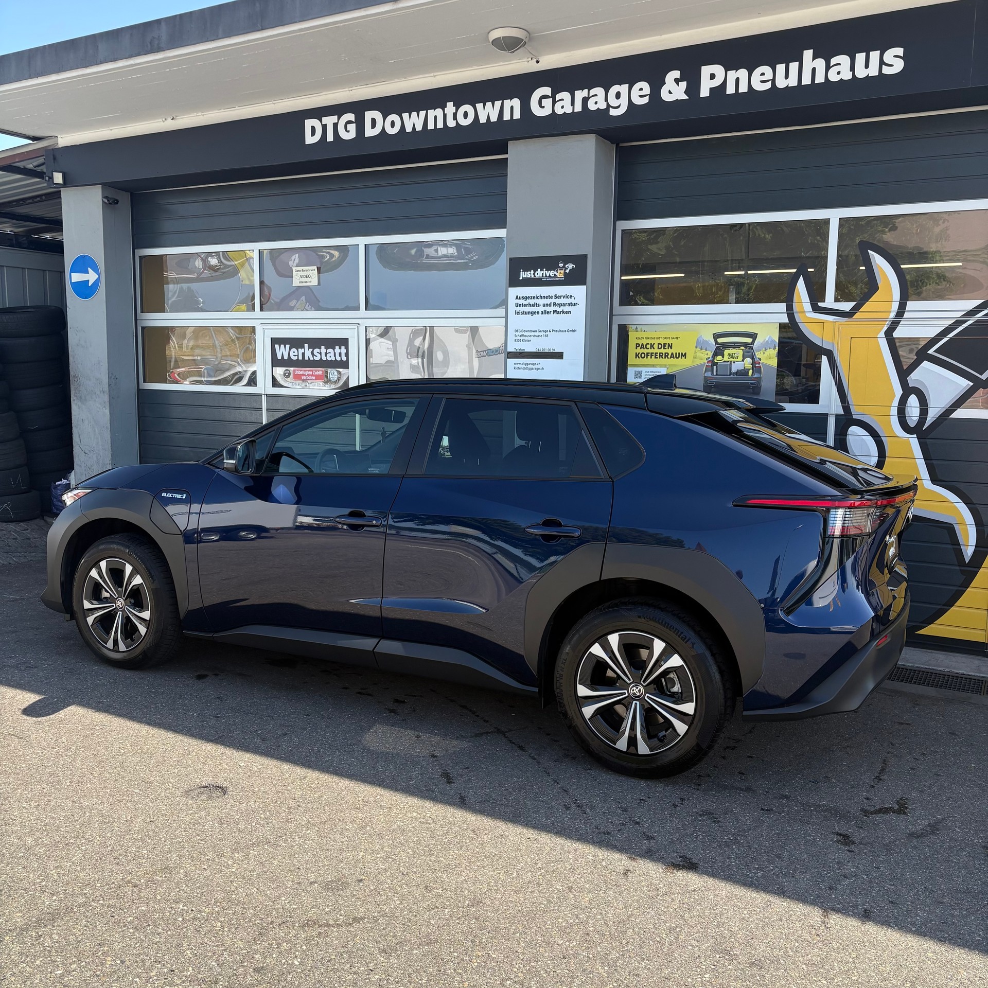 TOYOTA 6.6 kw OBC Style AWD-image-2