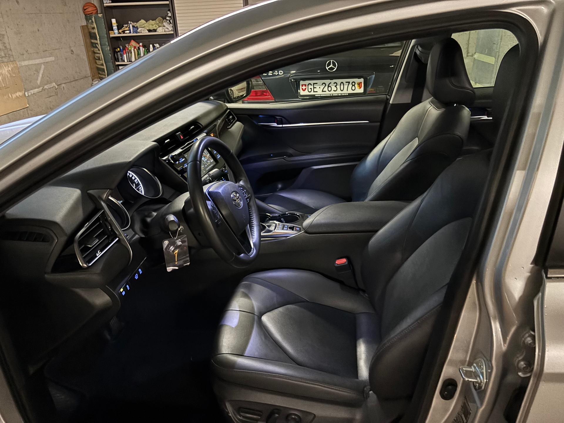 TOYOTA 2.5 HSD Business-image-3