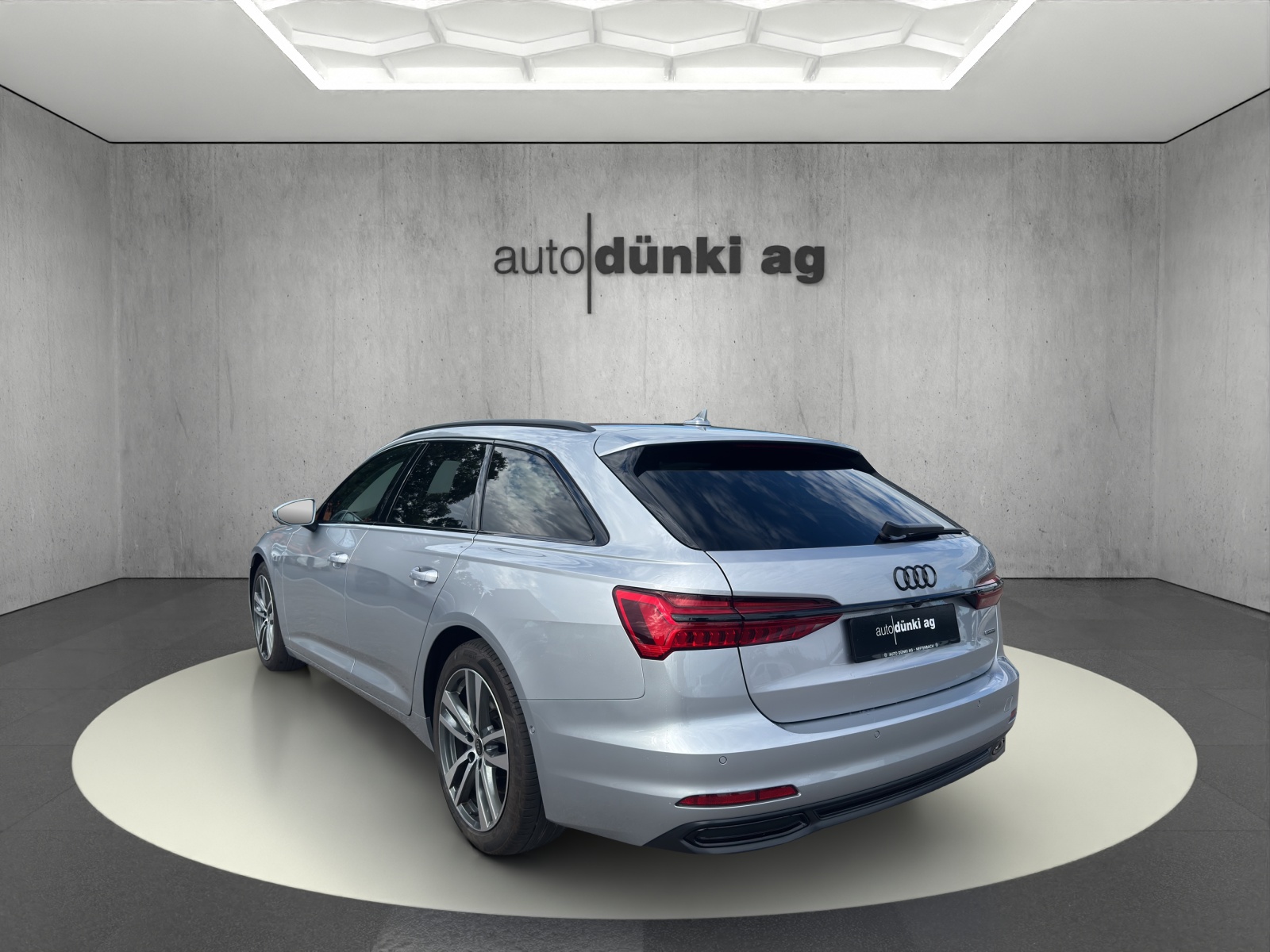 AUDI A6 Avant 45 TFSI Sport S-tronic quattro-image-2