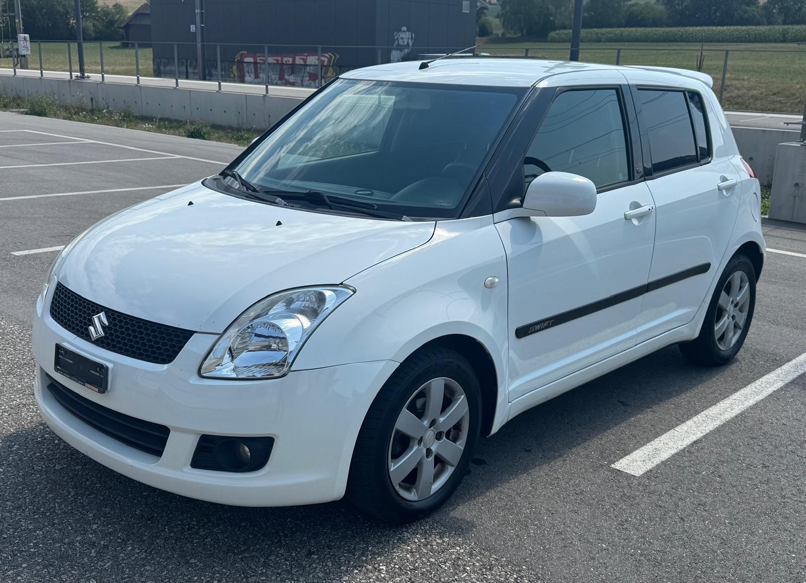 SUZUKI Swift 1.5i 16V VVT GL Top-image-1