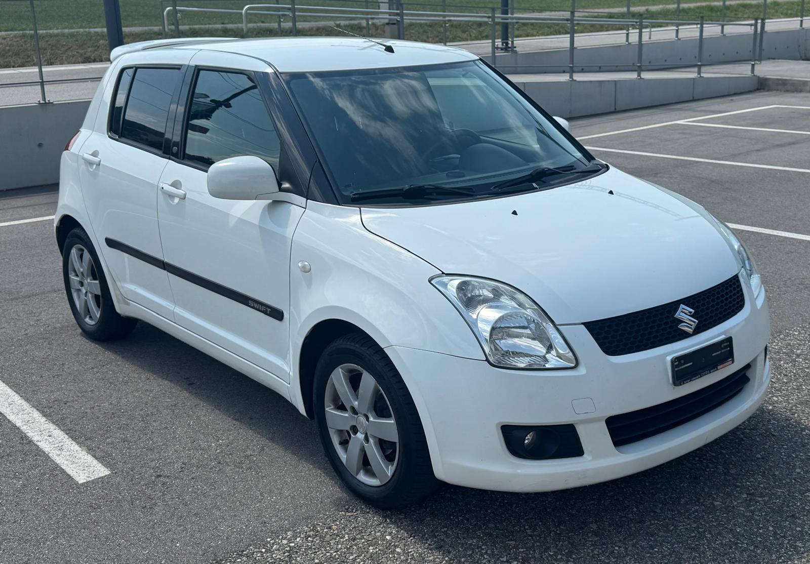 SUZUKI Swift 1.5i 16V VVT GL Top-image-4
