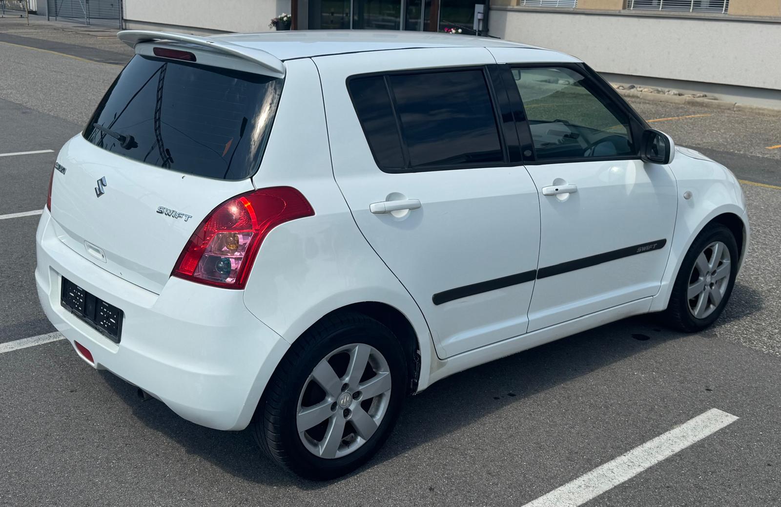 SUZUKI Swift 1.5i 16V VVT GL Top-image-5