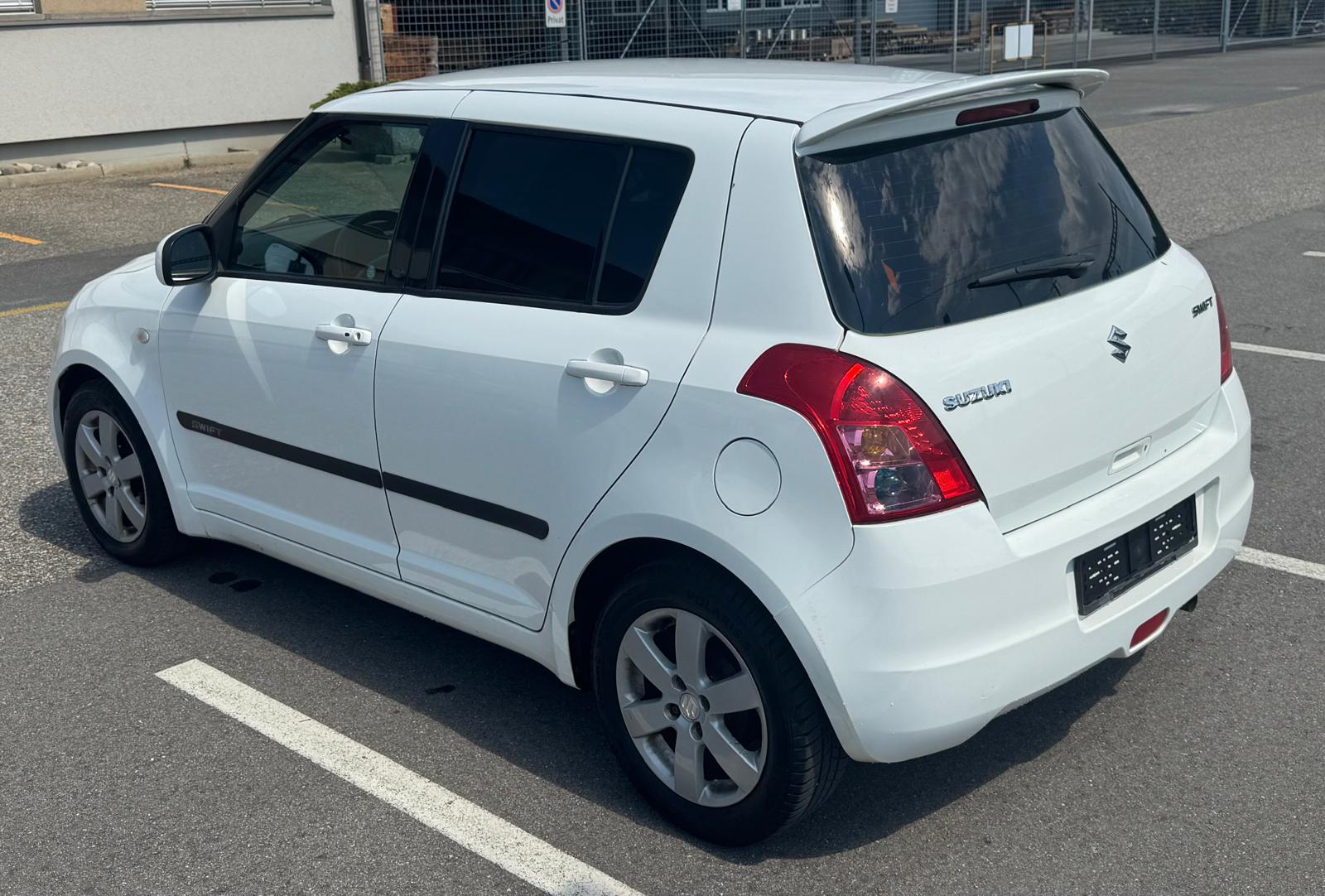 SUZUKI Swift 1.5i 16V VVT GL Top-image-6