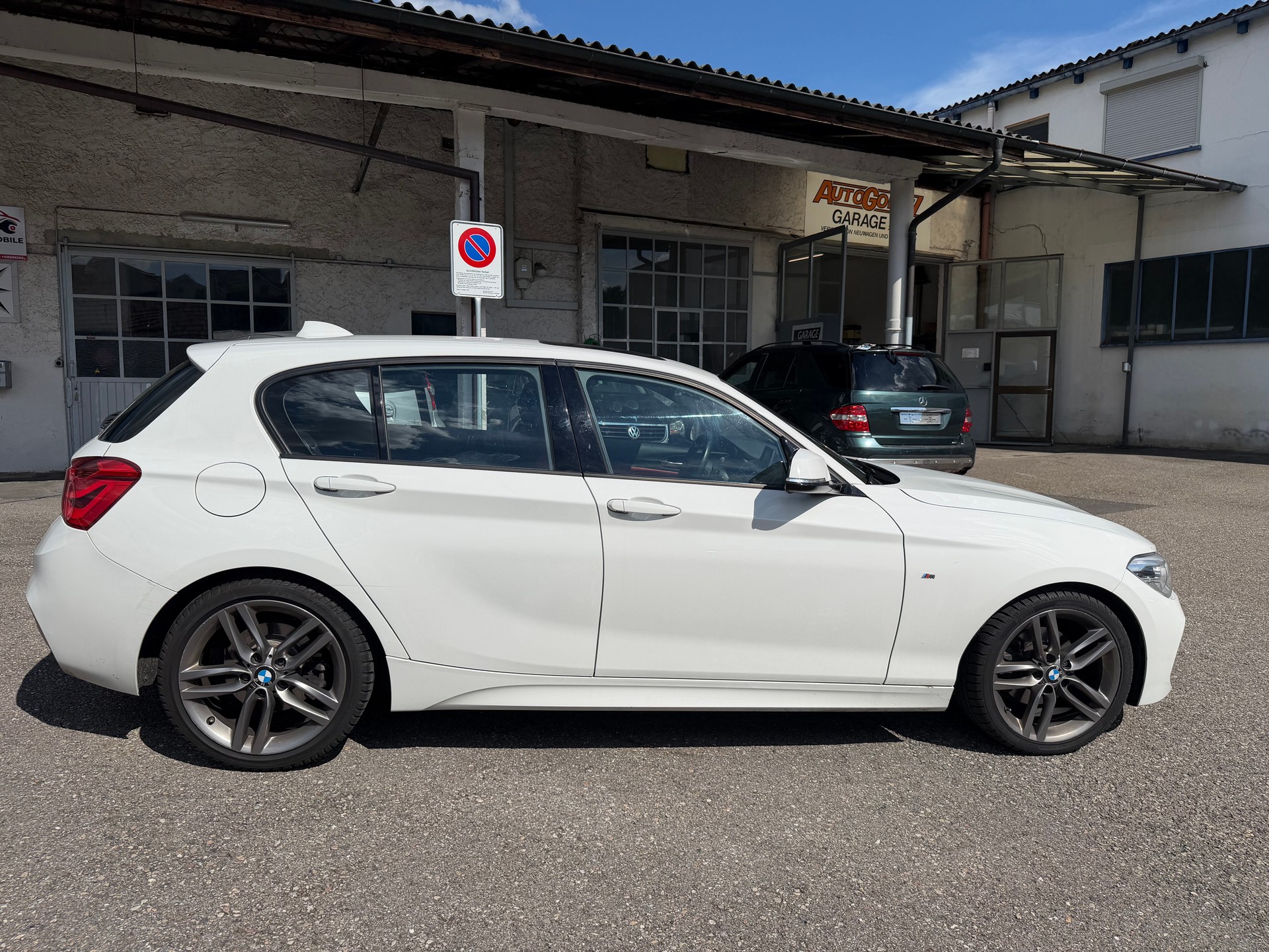 BMW 120d xDrive M Sport Steptronic-image-4