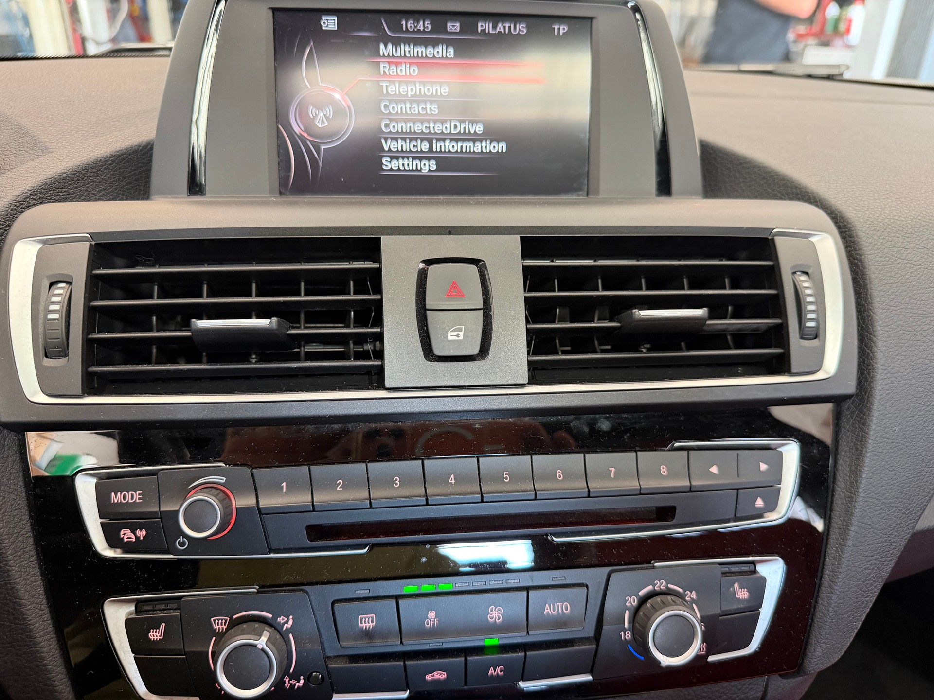 BMW 120d xDrive M Sport Steptronic-image-14