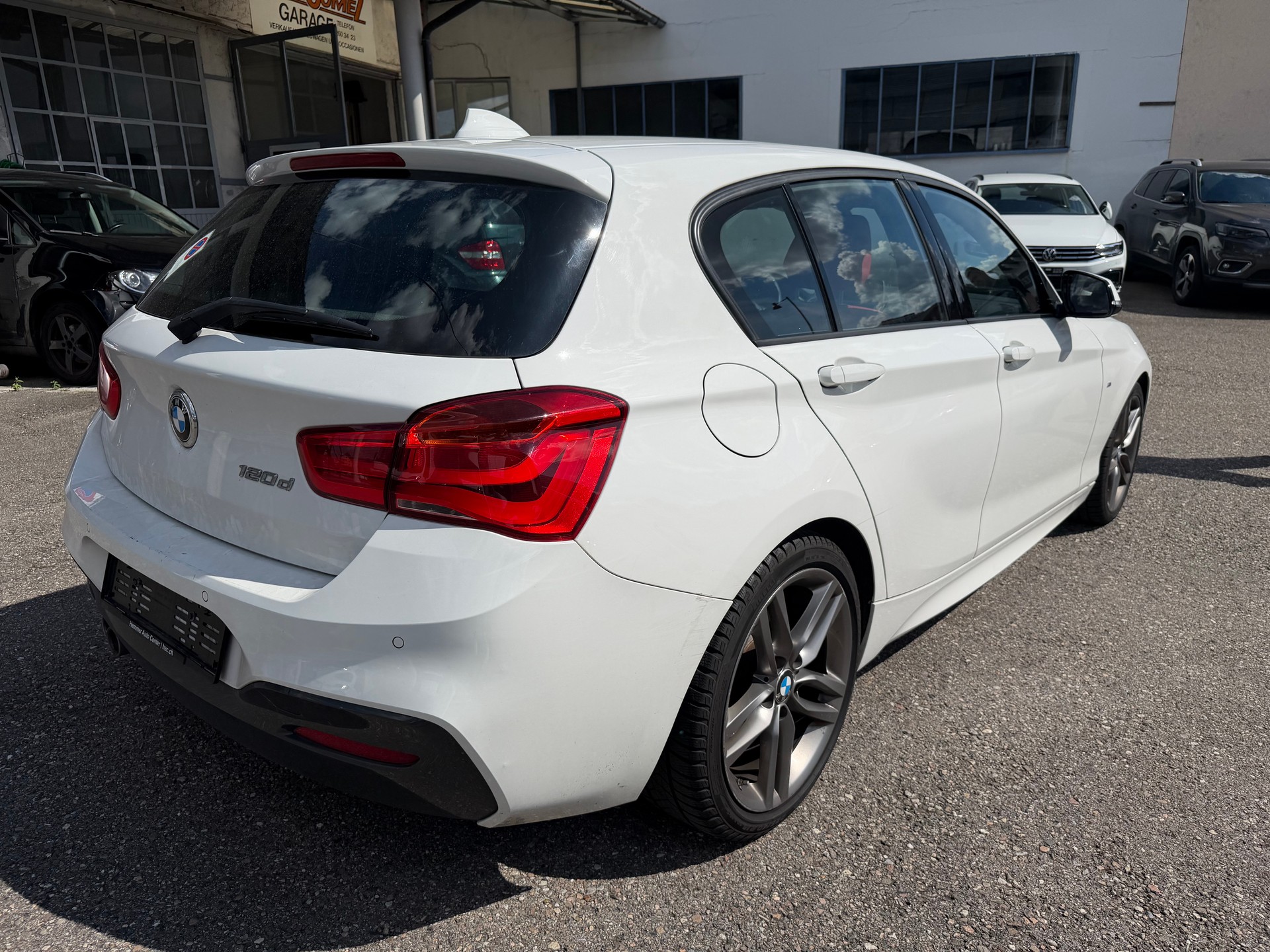 BMW 120d xDrive M Sport Steptronic-image-3