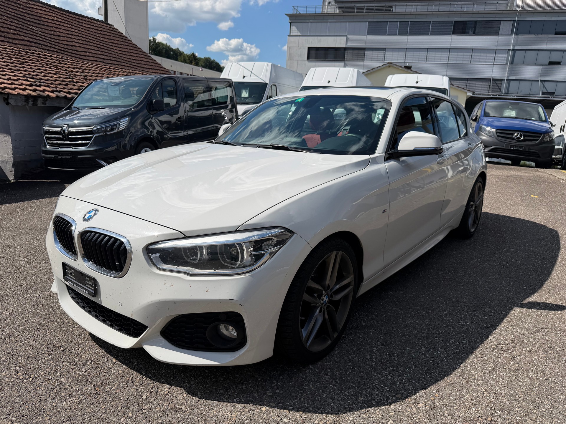 BMW 120d xDrive M Sport Steptronic-image-0