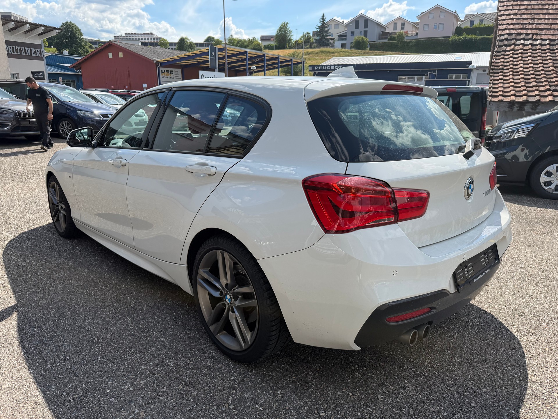 BMW 120d xDrive M Sport Steptronic-image-2