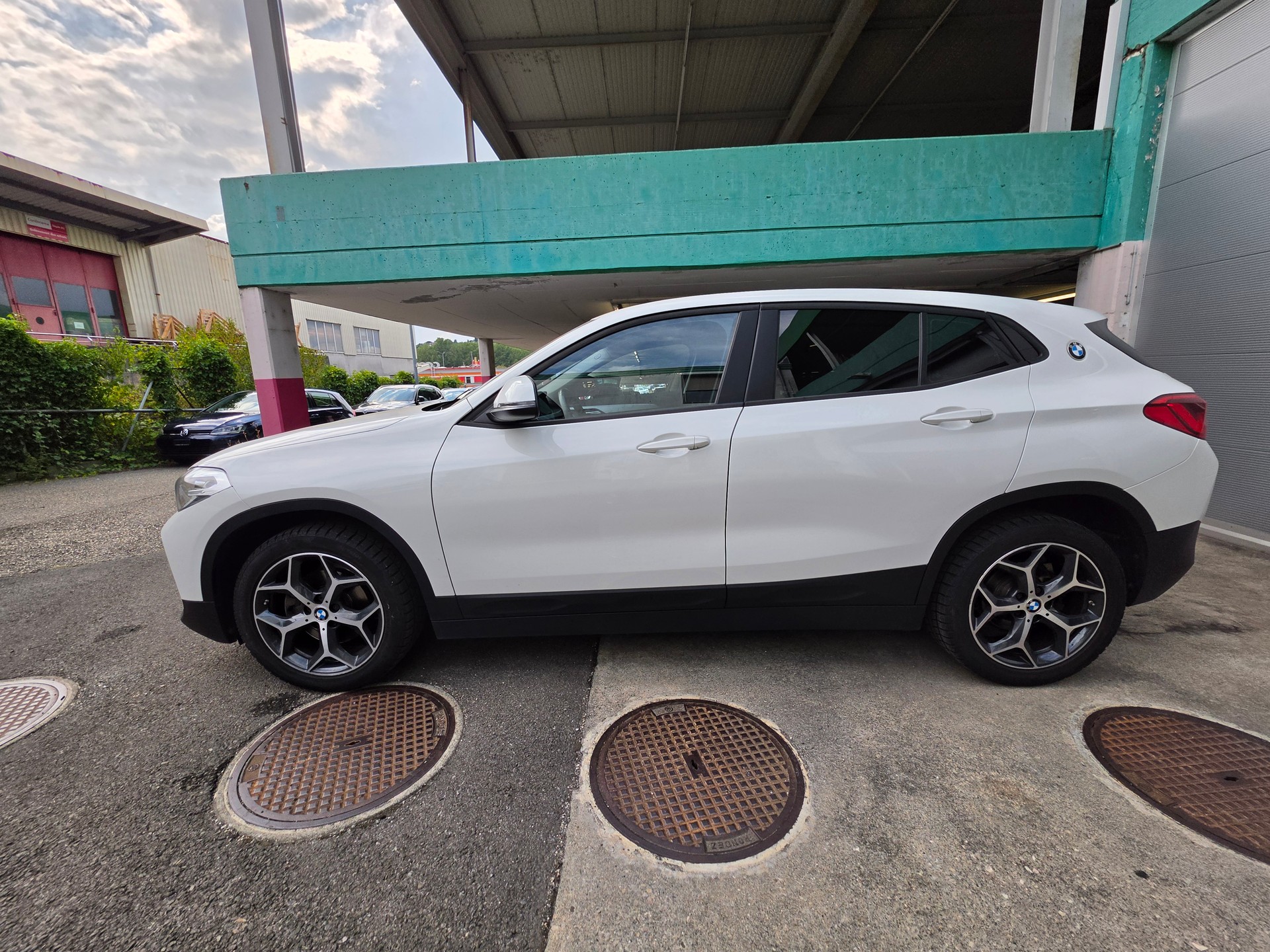 BMW X2 sDrive 18i-image-2
