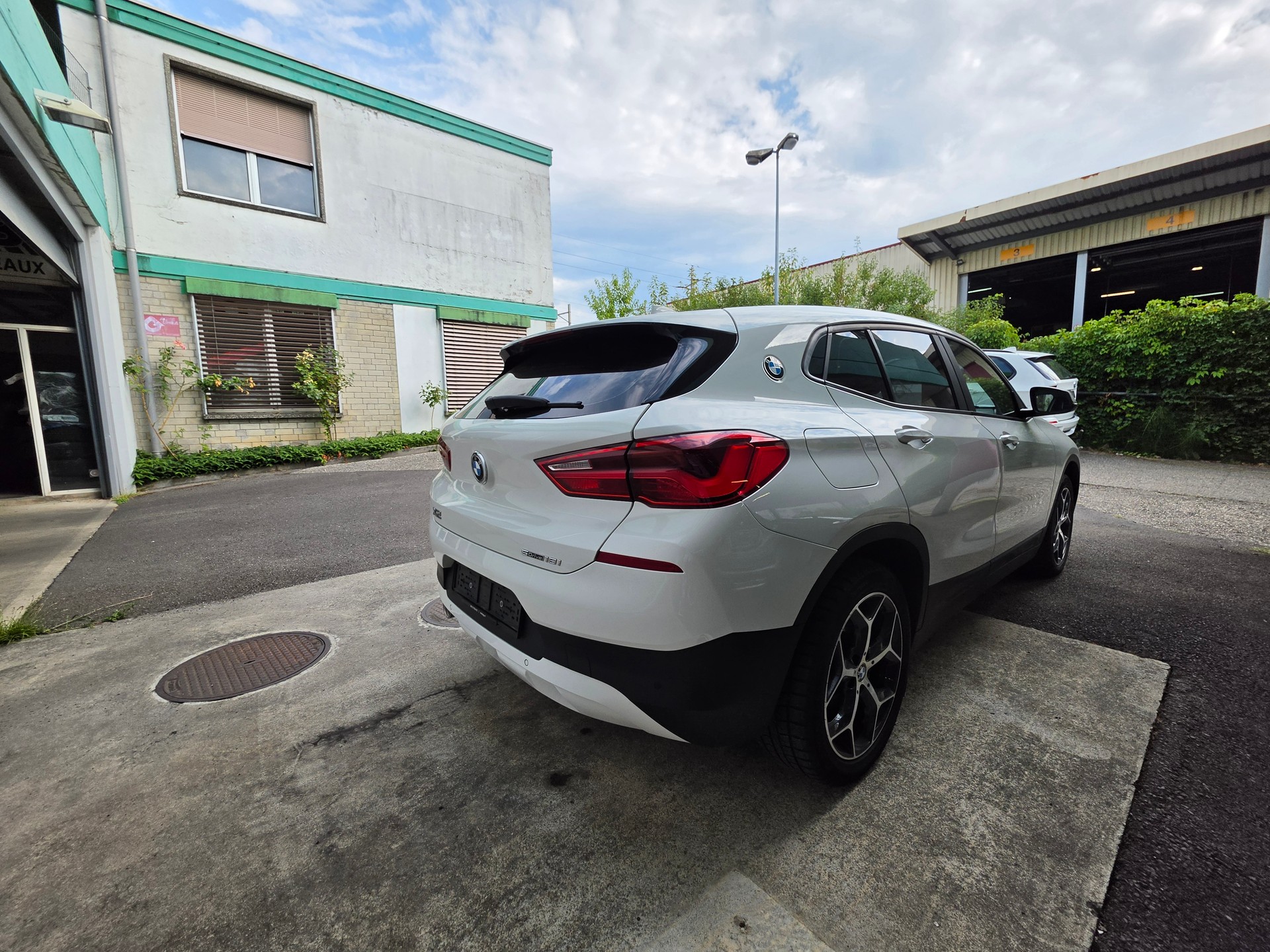 BMW X2 sDrive 18i-image-7