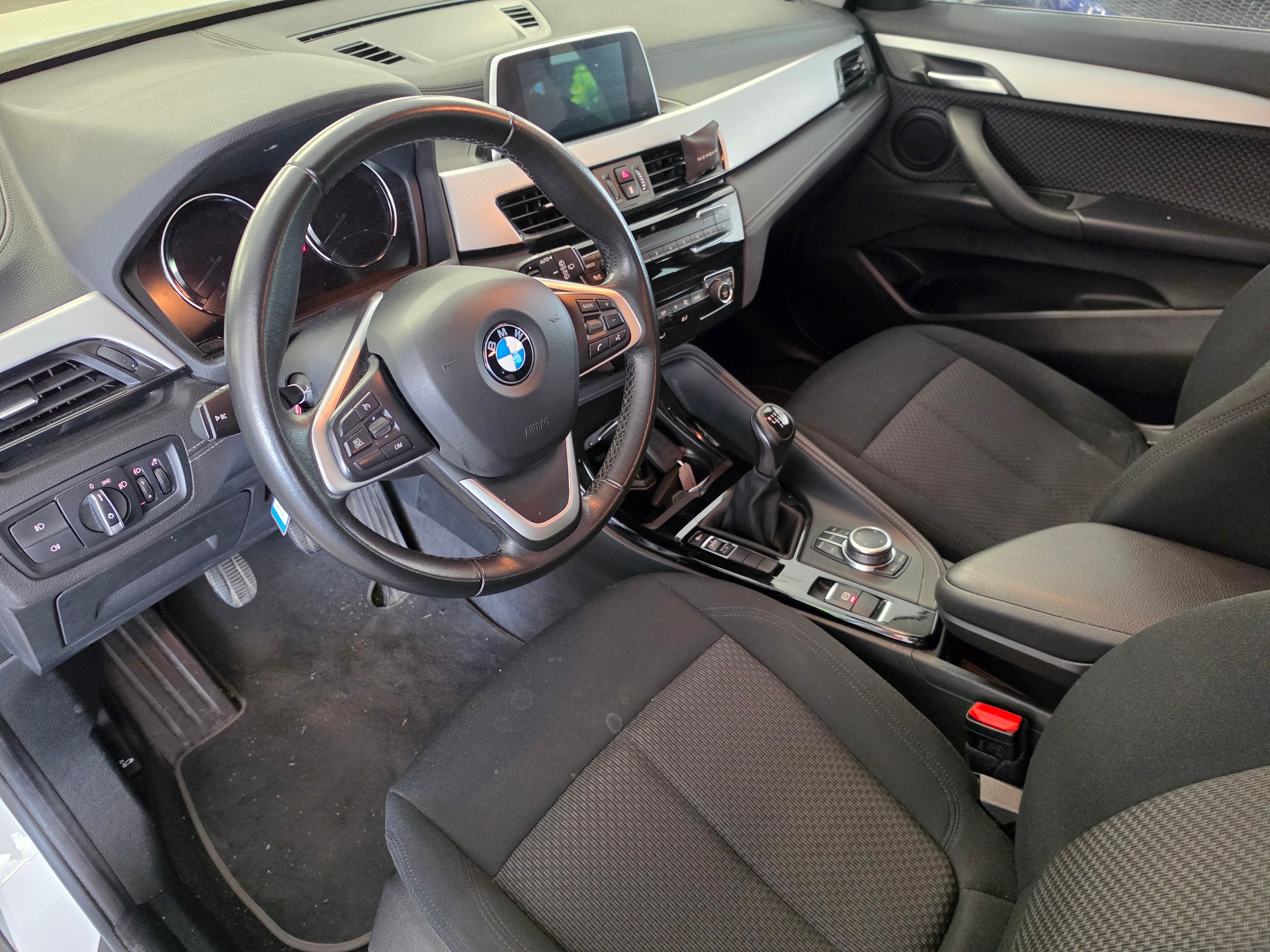 BMW X2 sDrive 18i-image-7