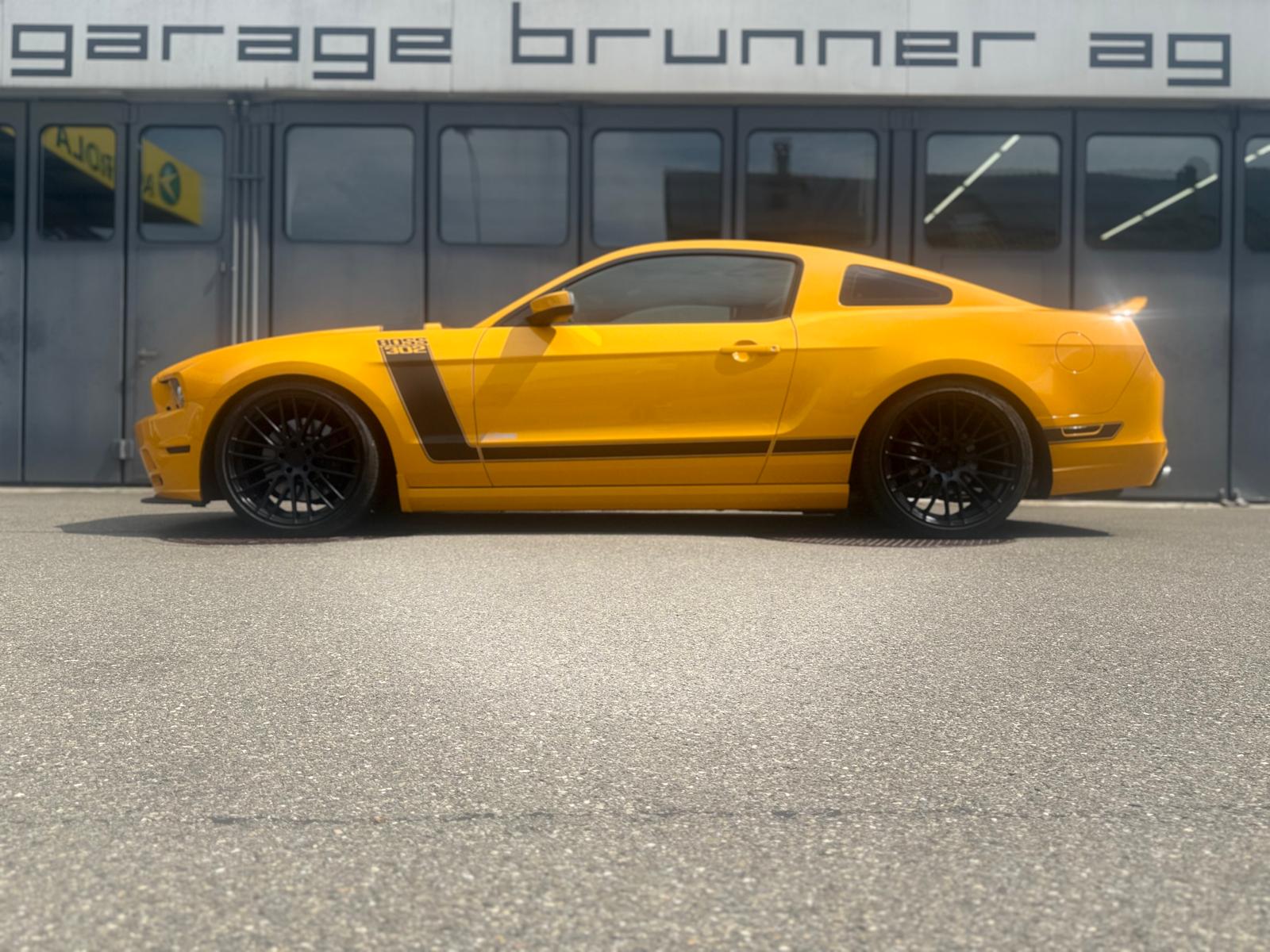 FORD BOSS 302 — slika 1