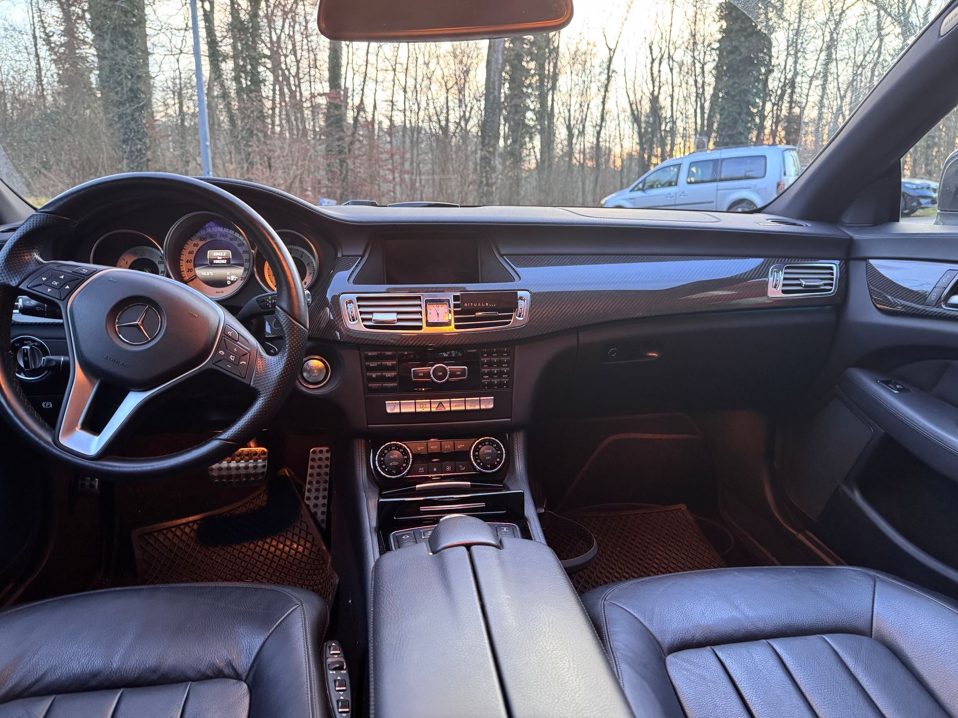 MERCEDES-BENZ CLS 500 Executive 4Matic 7G-Tronic-image-8