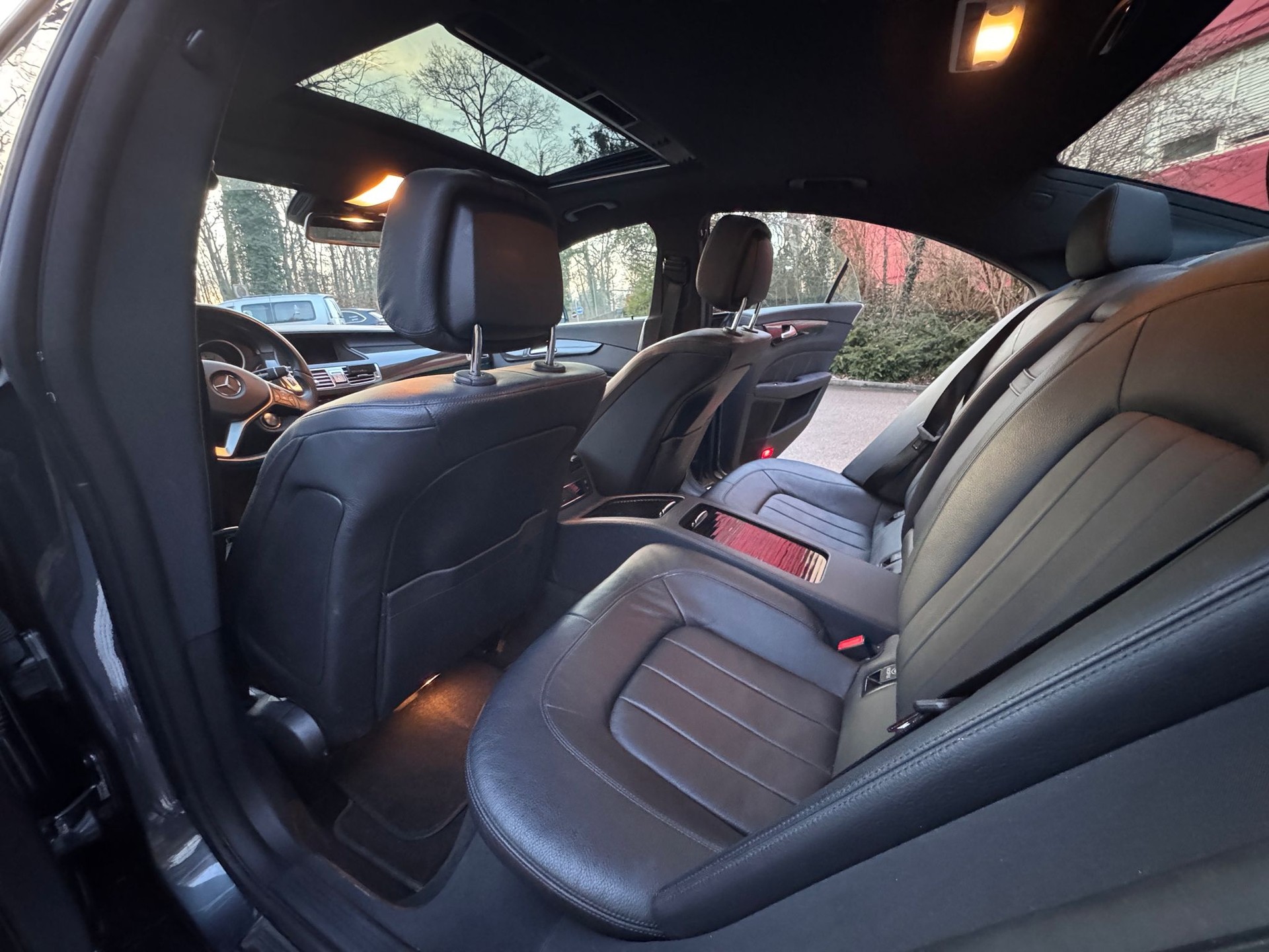 MERCEDES-BENZ CLS 500 Executive 4Matic 7G-Tronic-image-11