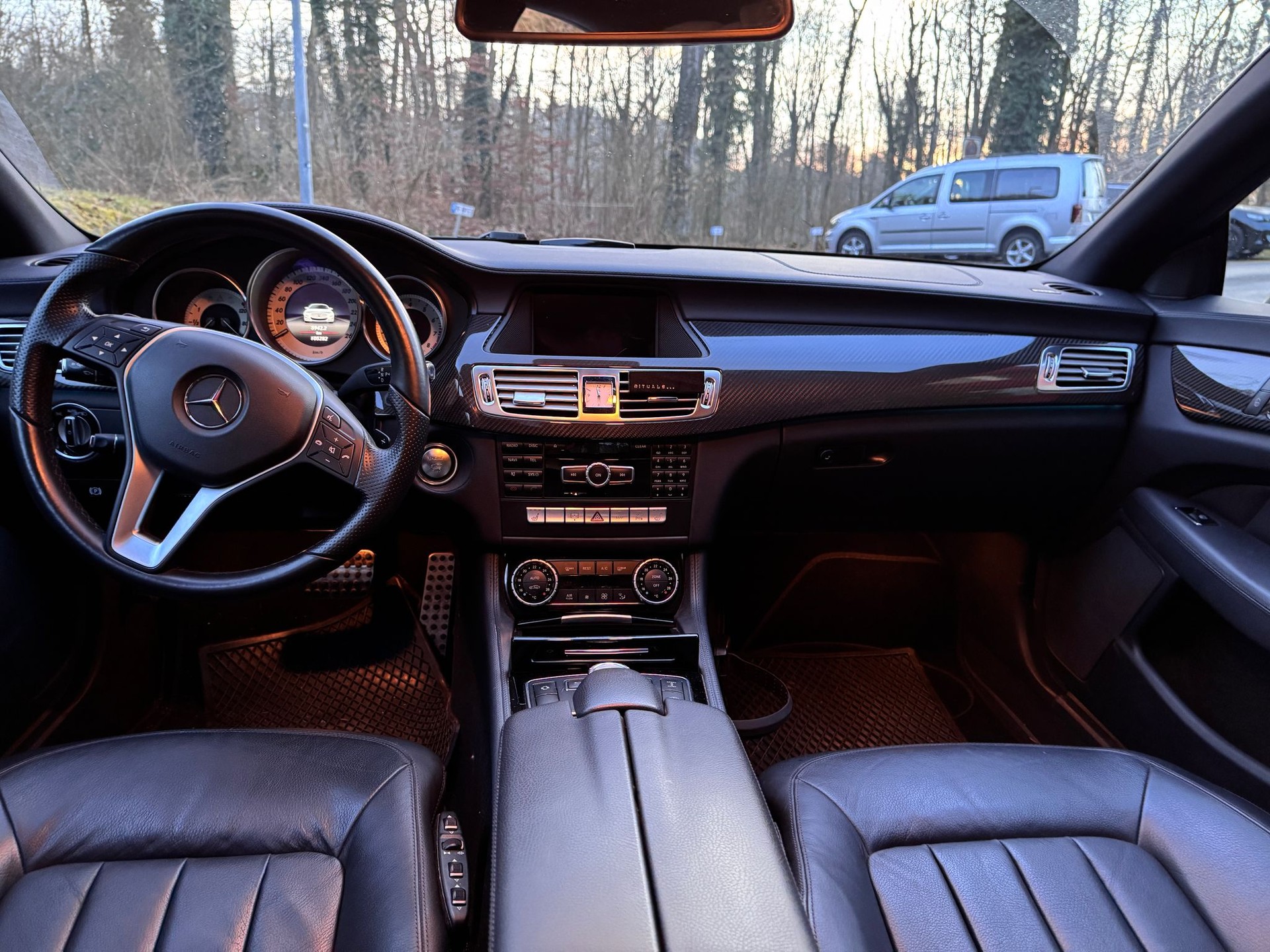 MERCEDES-BENZ CLS 500 Executive 4Matic 7G-Tronic-image-5
