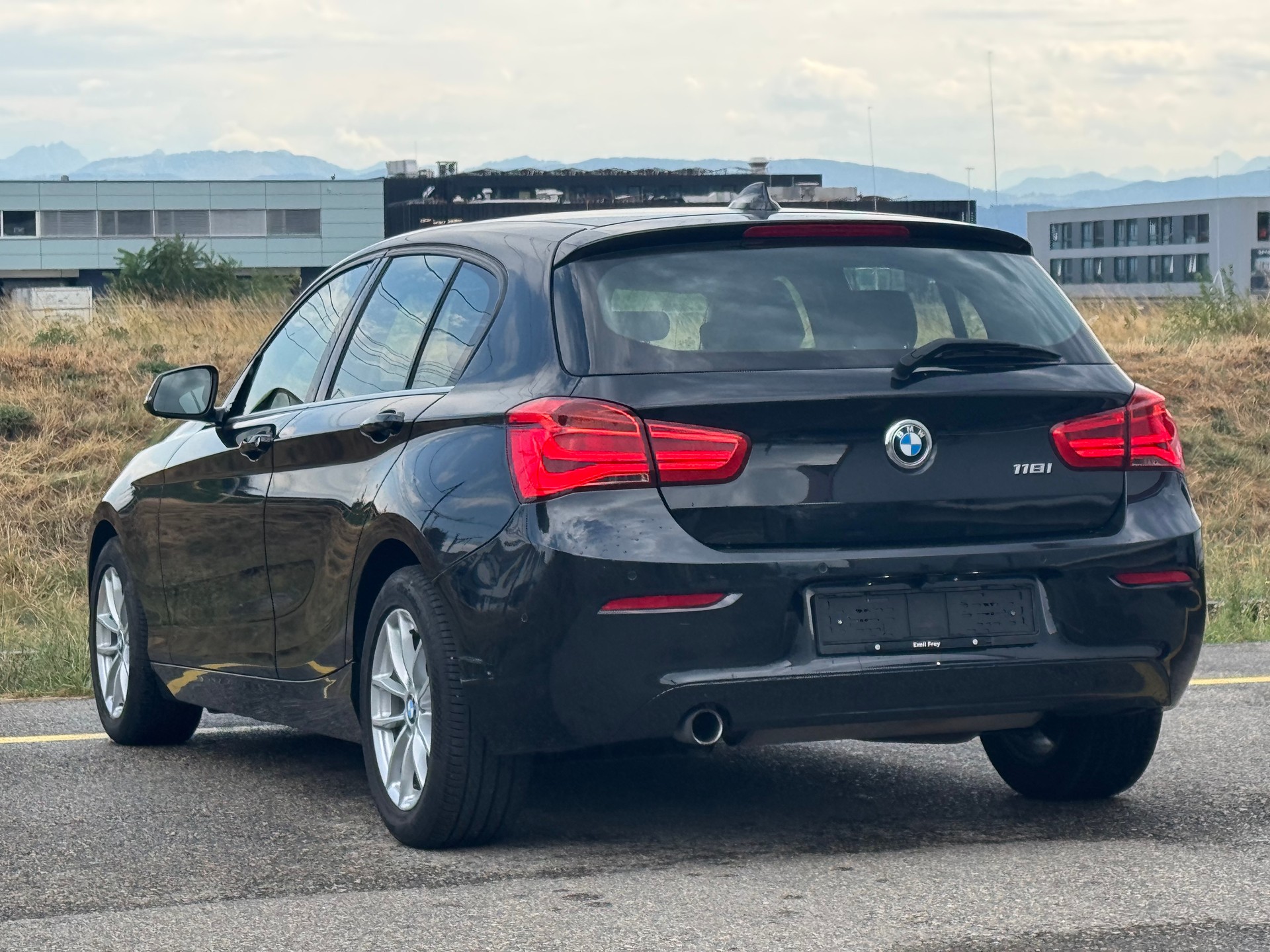 BMW 118i Sport Line Steptronic-image-5