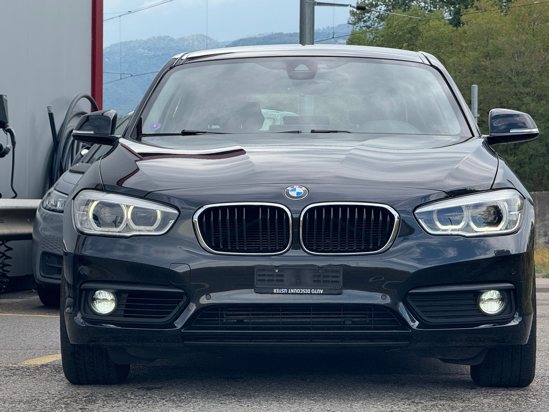 BMW 118i Sport Line Steptronic-image-1