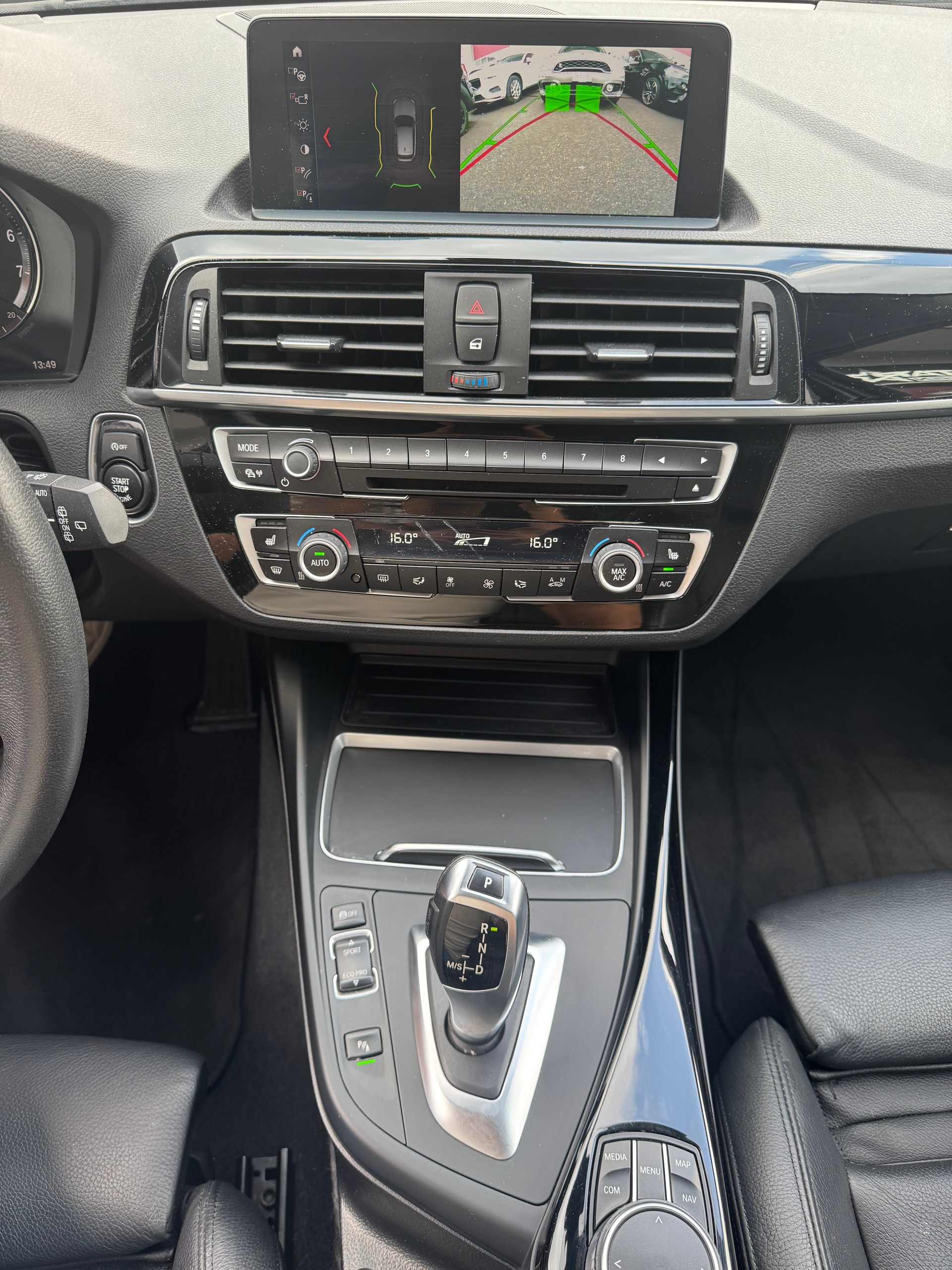 BMW 118i Sport Line Steptronic-image-10