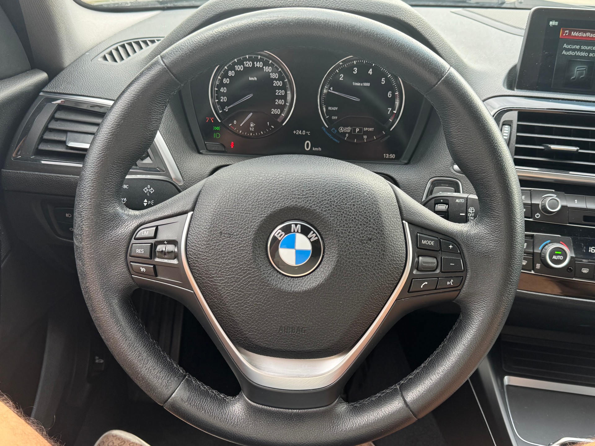 BMW 118i Sport Line Steptronic-image-13