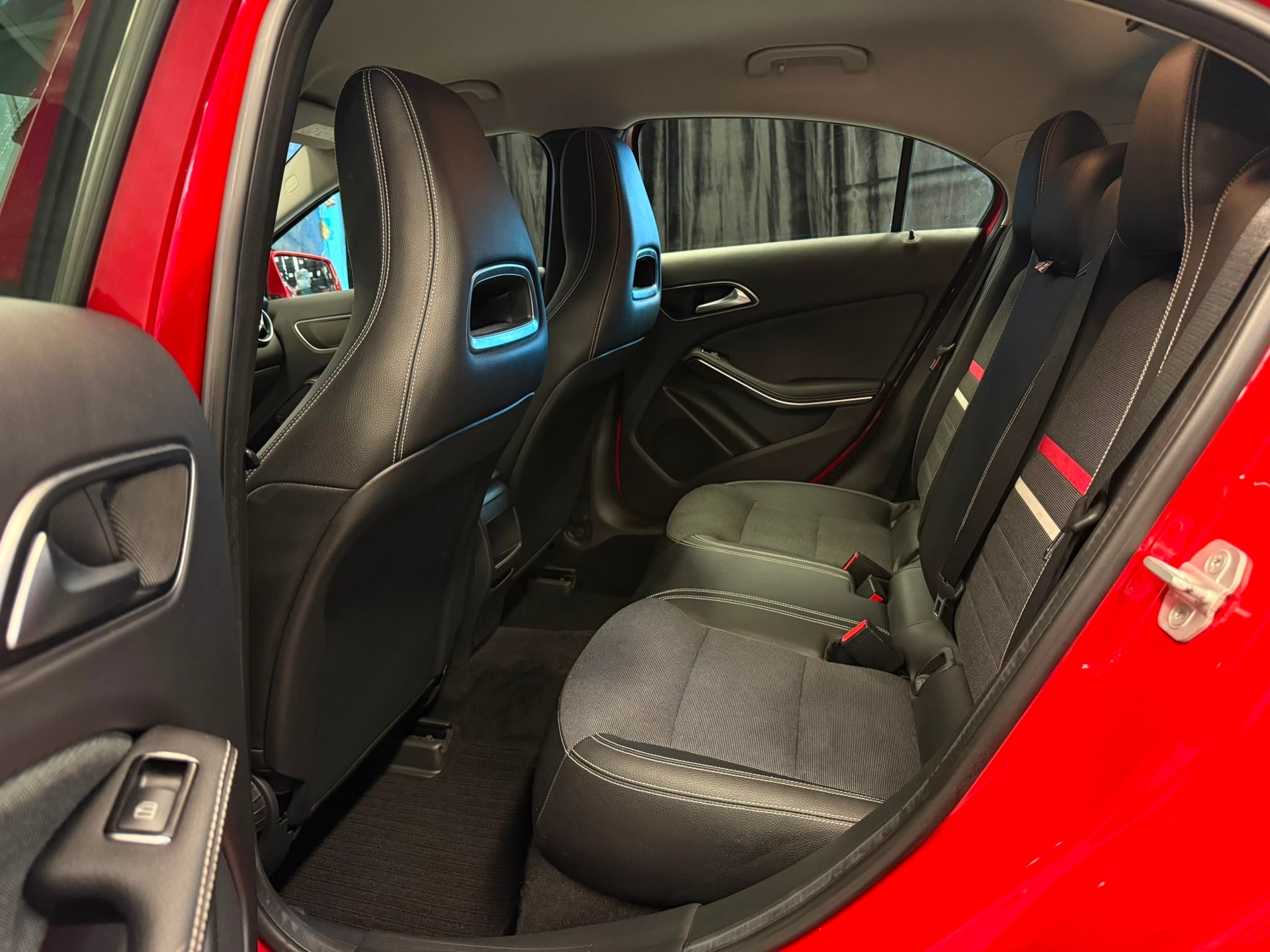 MERCEDES-BENZ A 160 CDI Style 7G-DCT-image-12
