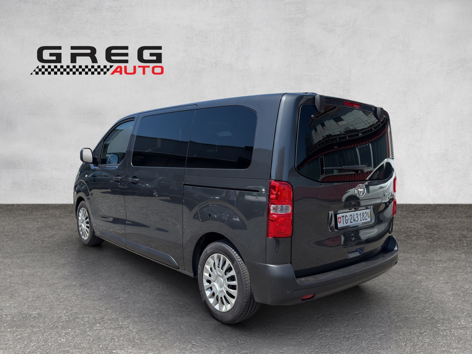 TOYOTA Proace Verso 2.0 D-4D Comfort Medium-image-2