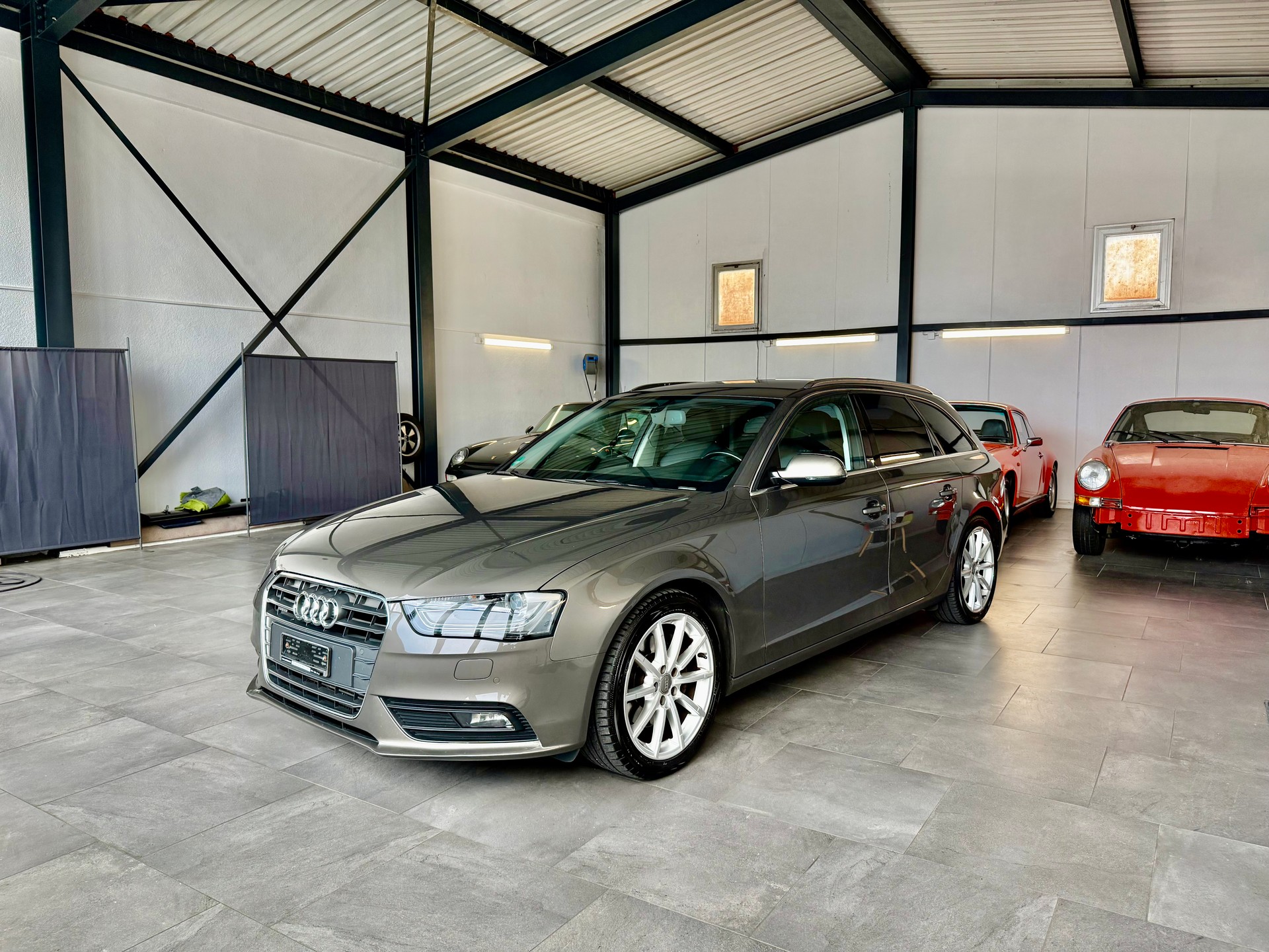 AUDI A4 Avant 2.0 TFSI Sport Quattro S-Tronic-image-2