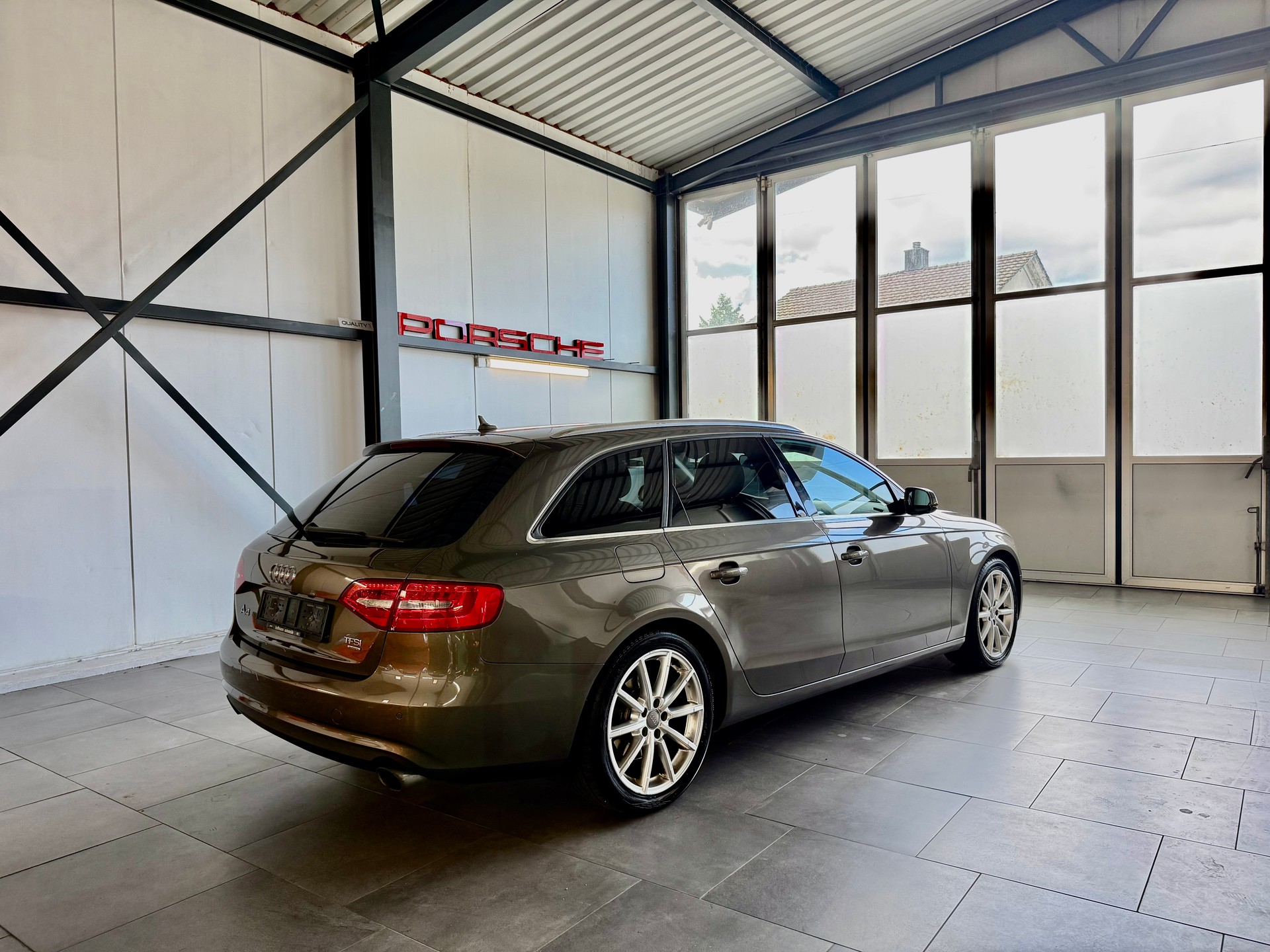 AUDI A4 Avant 2.0 TFSI Sport Quattro S-Tronic-image-1