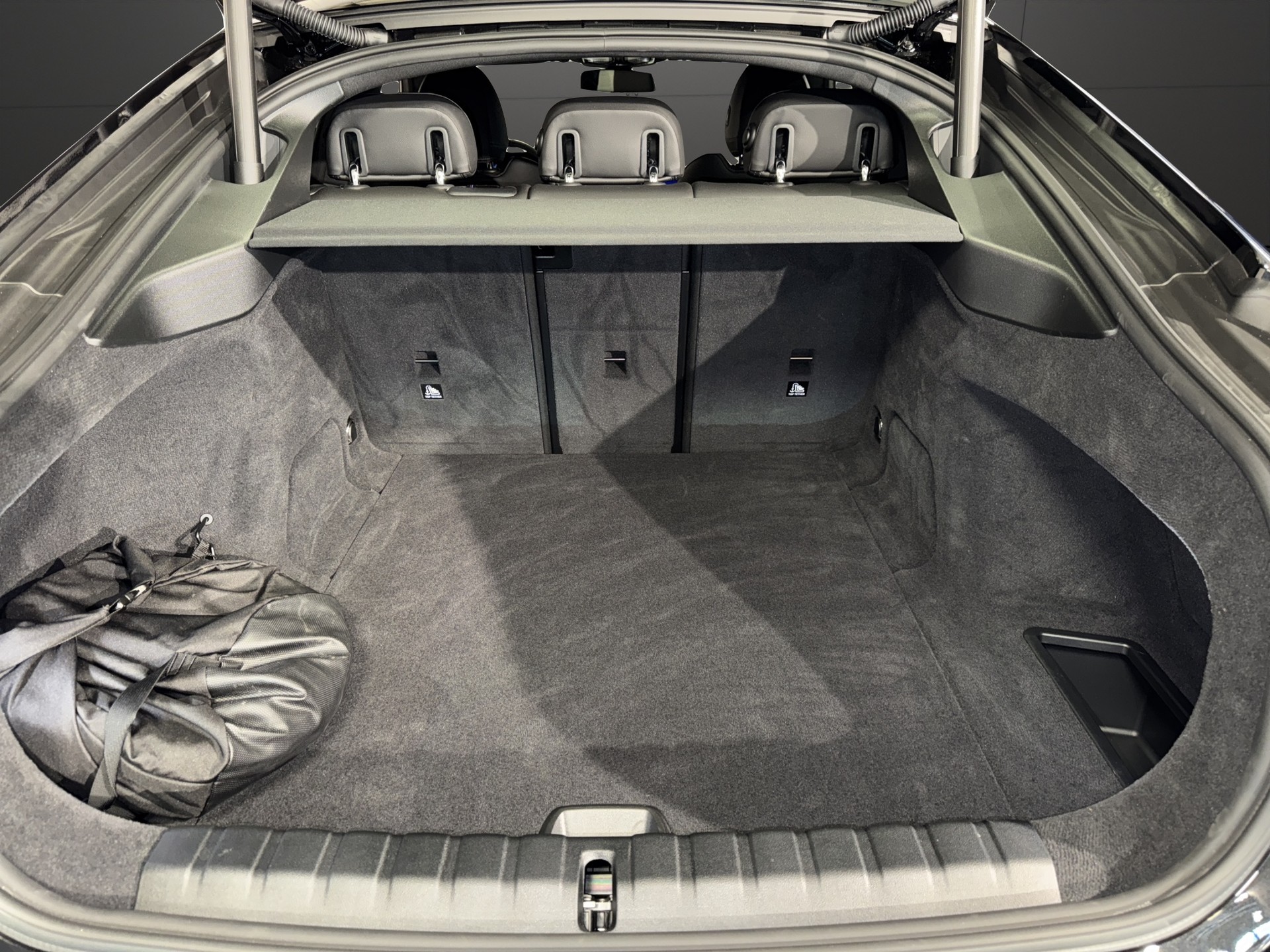 BMW i4 xDrive40 M Sport-image-16