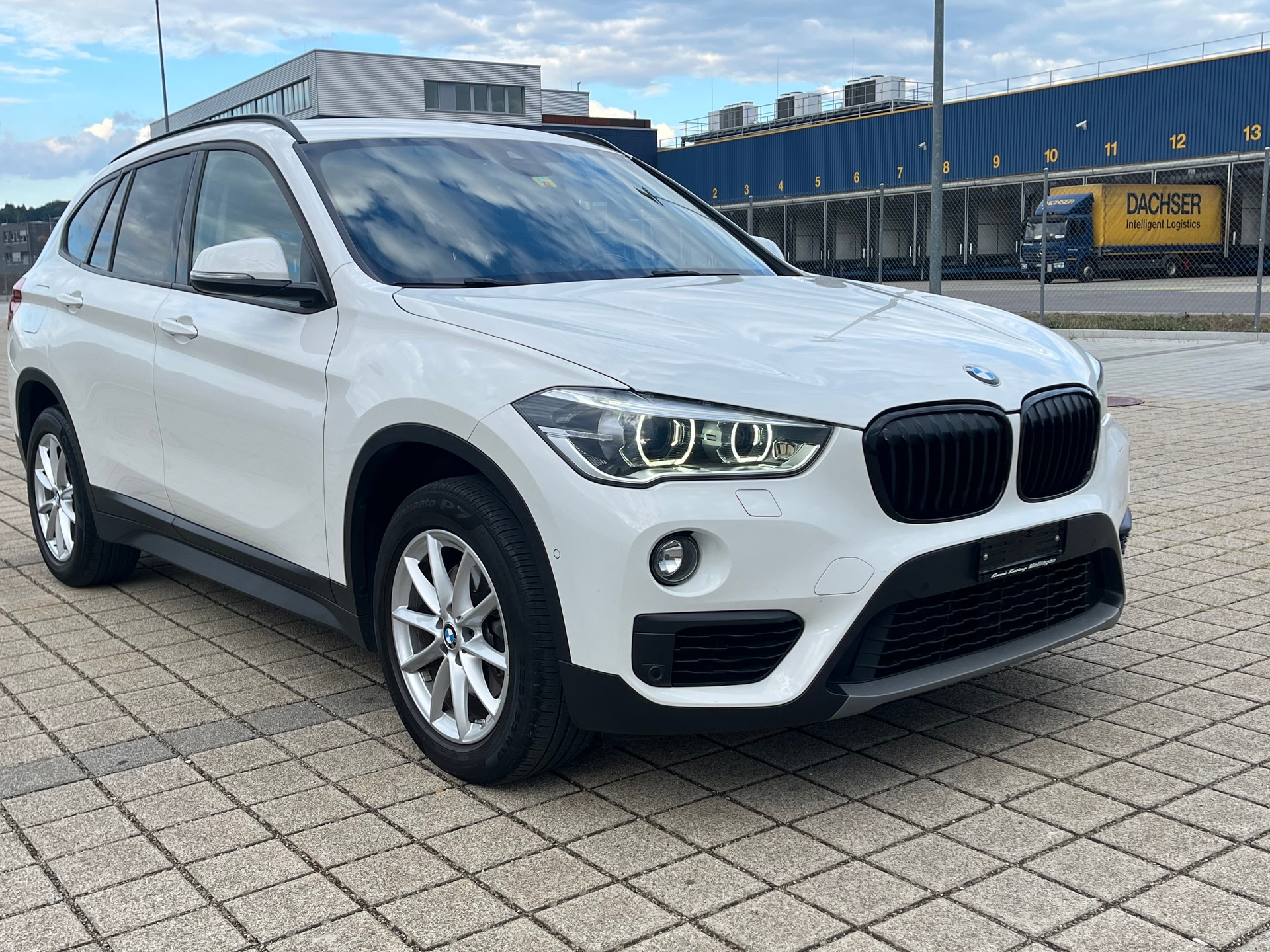 BMW X1 xDrive 18d xLine Steptronic-image-0