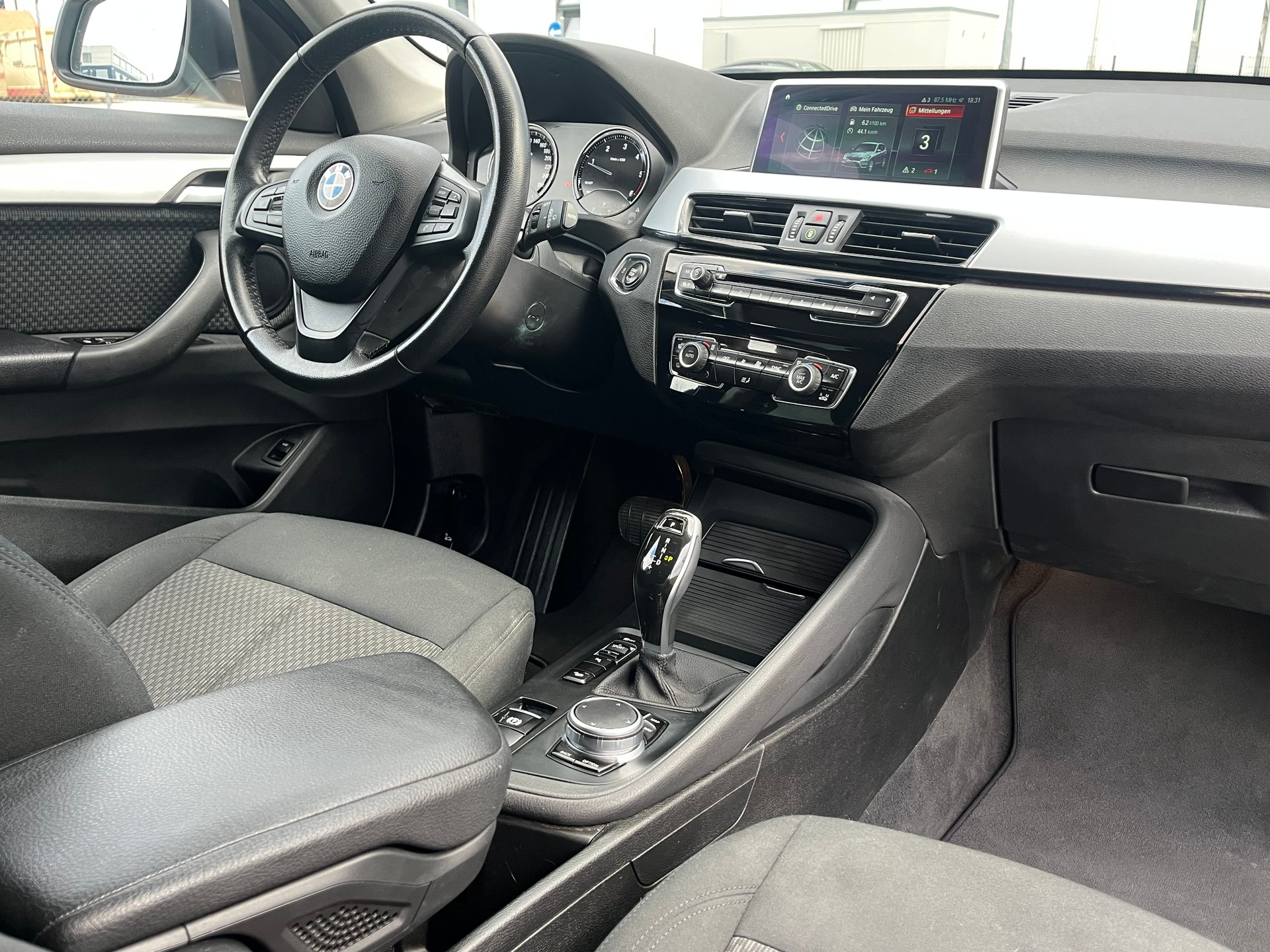 BMW X1 xDrive 18d xLine Steptronic-image-7