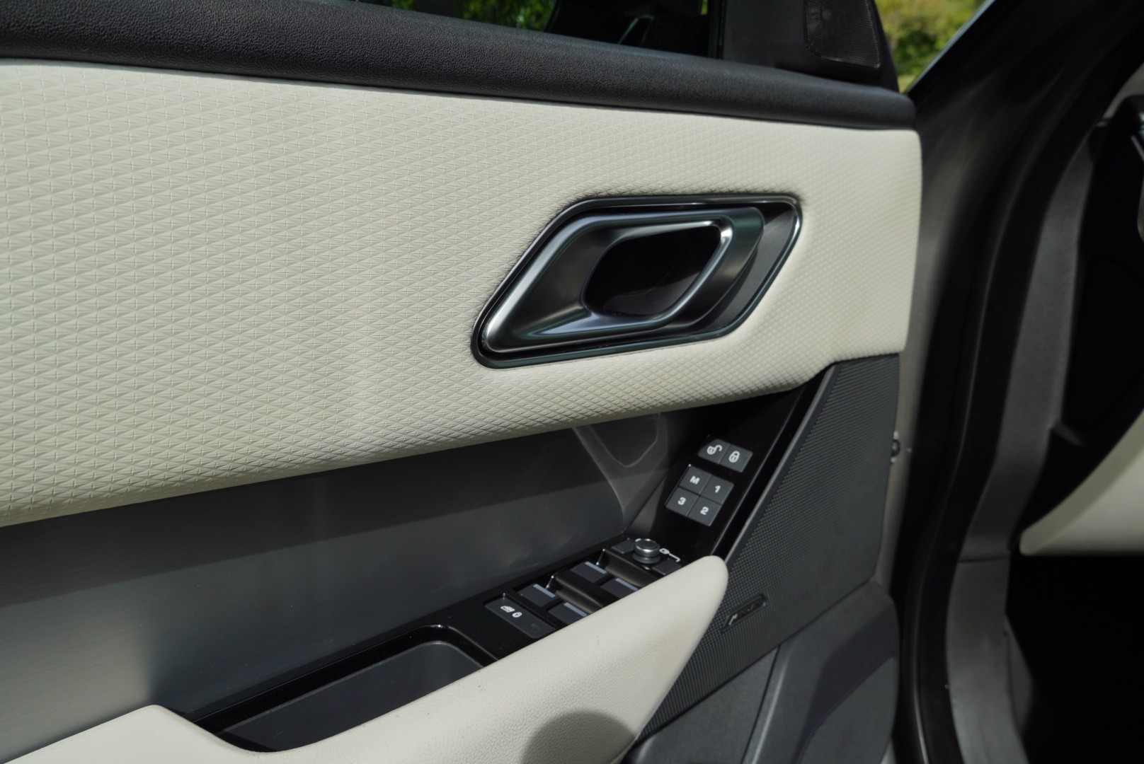 LAND ROVER Range Rover Velar R-Dynamic P 250 S Automatic-image-12