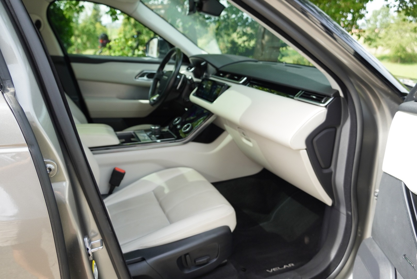 LAND ROVER Range Rover Velar R-Dynamic P 250 S Automatic-image-7