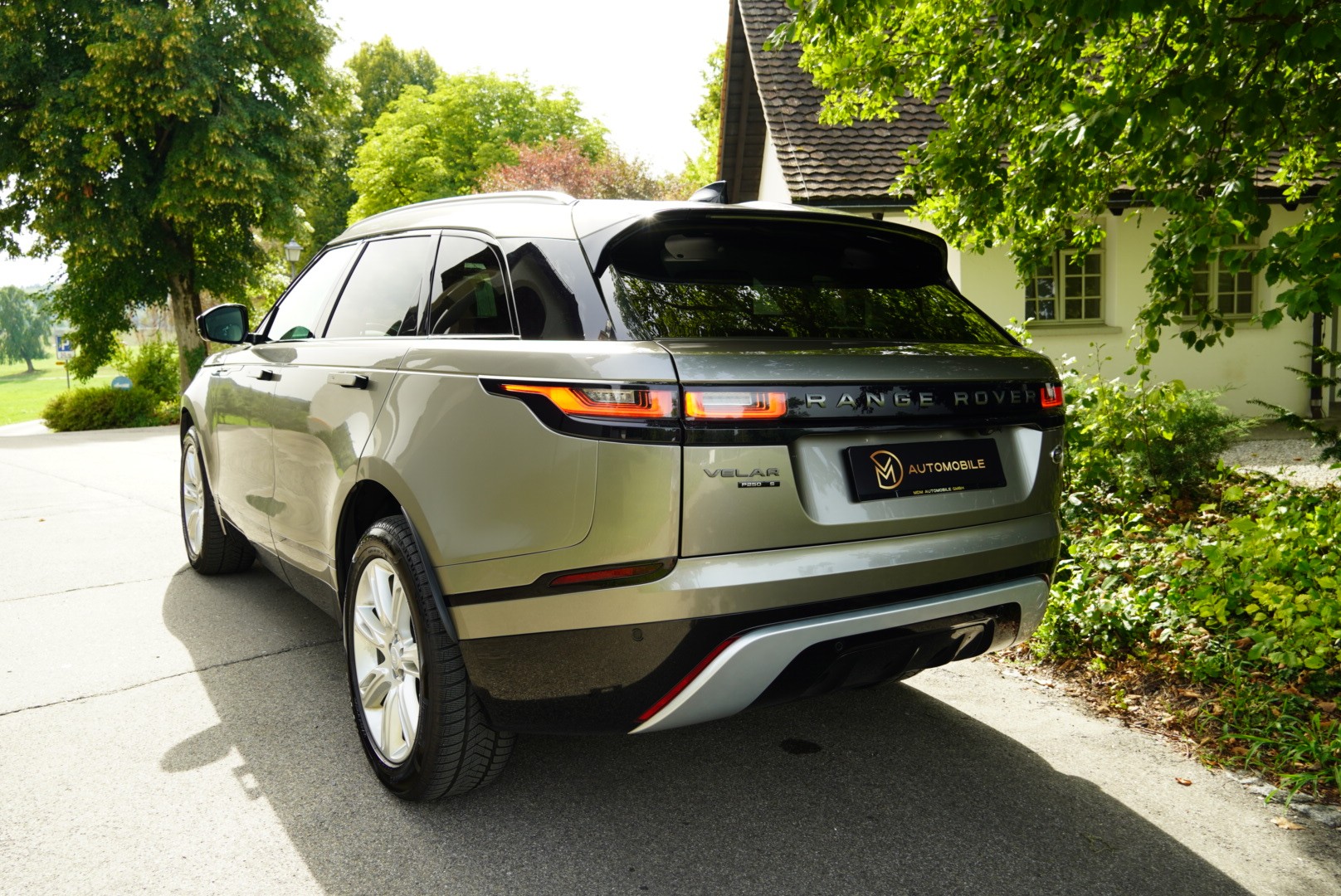 LAND ROVER Range Rover Velar R-Dynamic P 250 S Automatic-image-3