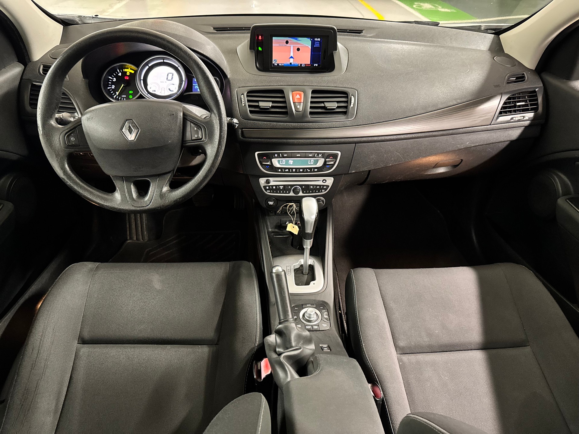 RENAULT Mégane Grandtour 1.5 dCi Dynamique EDC-image-10