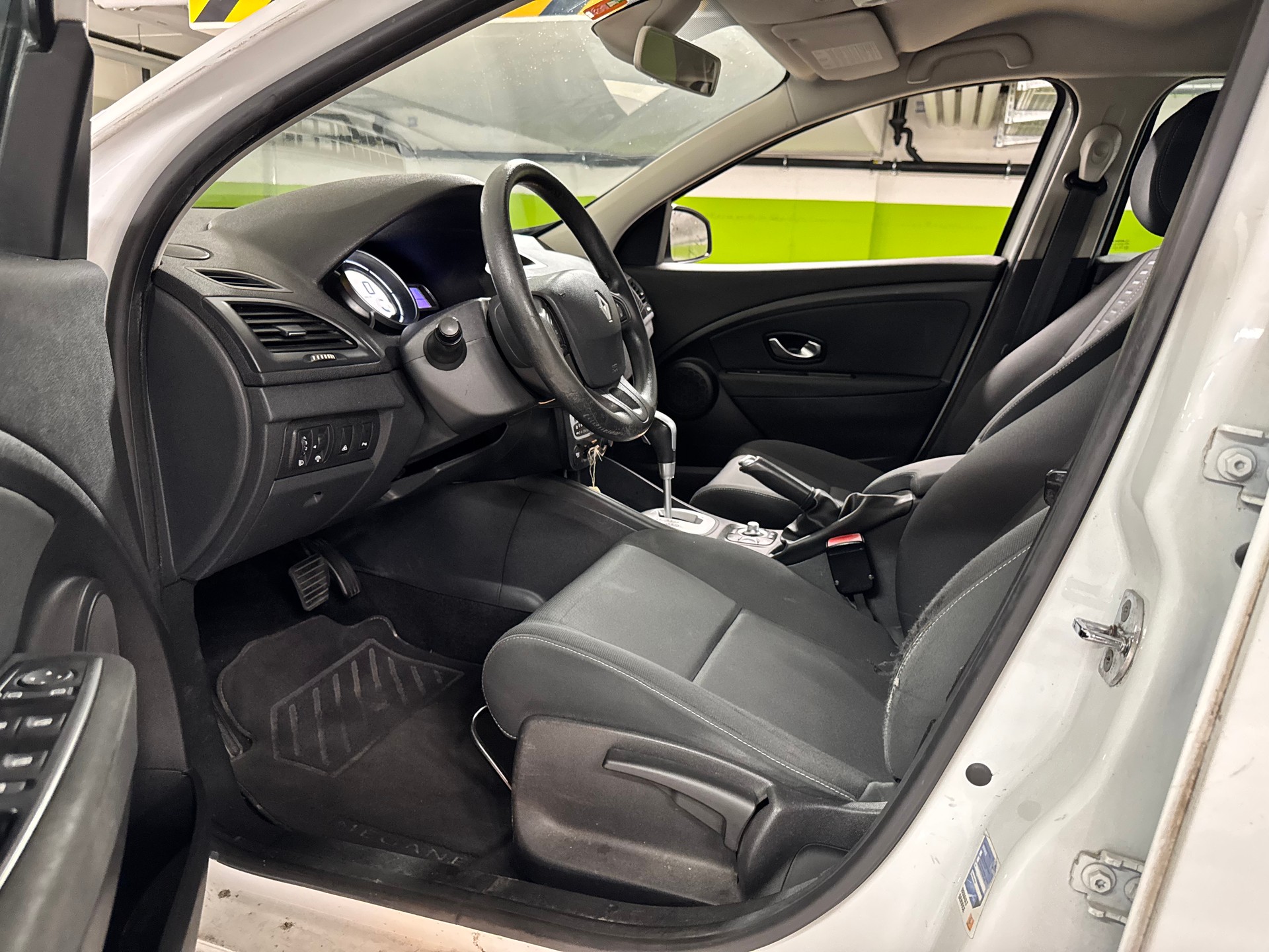 RENAULT Mégane Grandtour 1.5 dCi Dynamique EDC-image-13