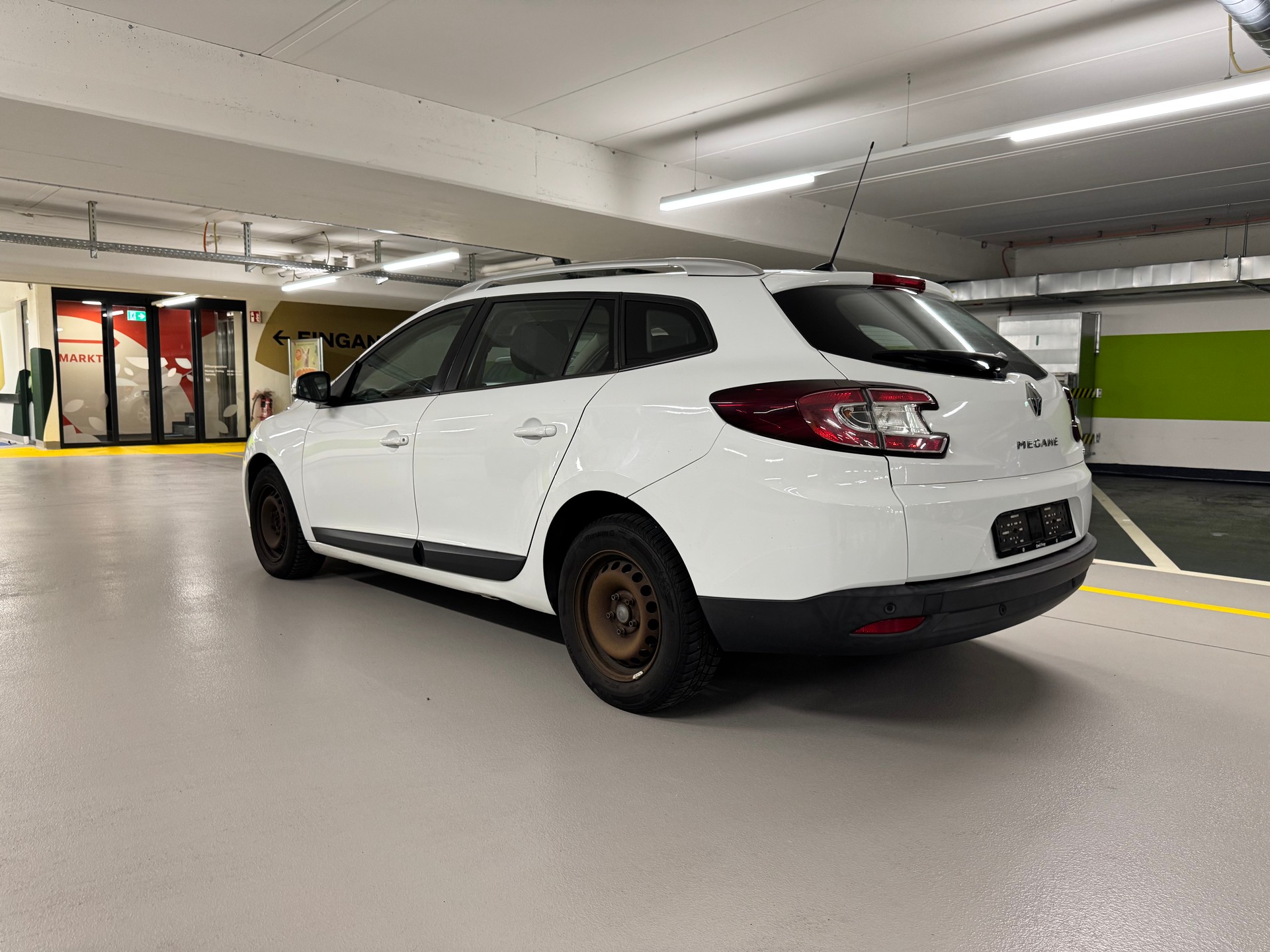 RENAULT Mégane Grandtour 1.5 dCi Dynamique EDC-image-6