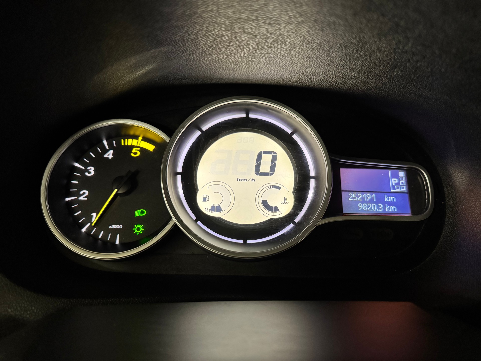 RENAULT Mégane Grandtour 1.5 dCi Dynamique EDC-image-14