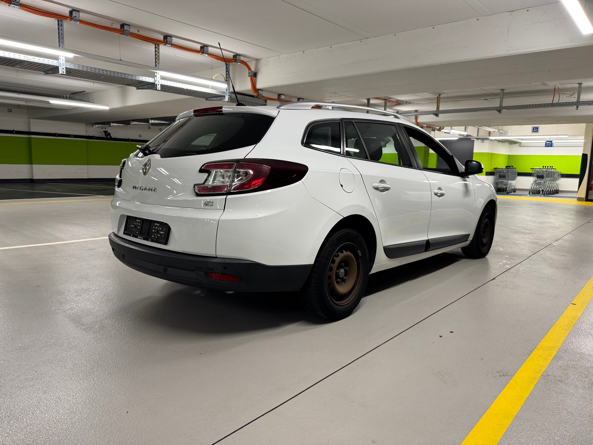 RENAULT Mégane Grandtour 1.5 dCi Dynamique EDC-image-4